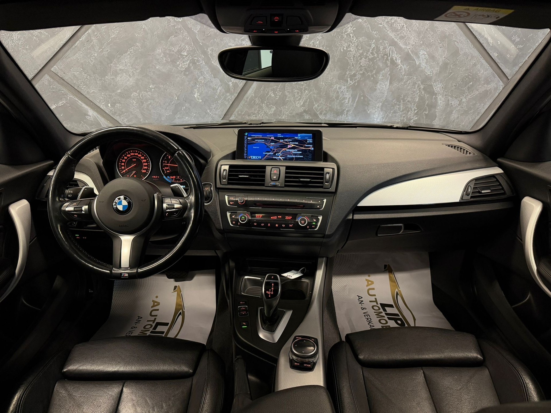 BMW M135i xDrive Steptronic-image-8