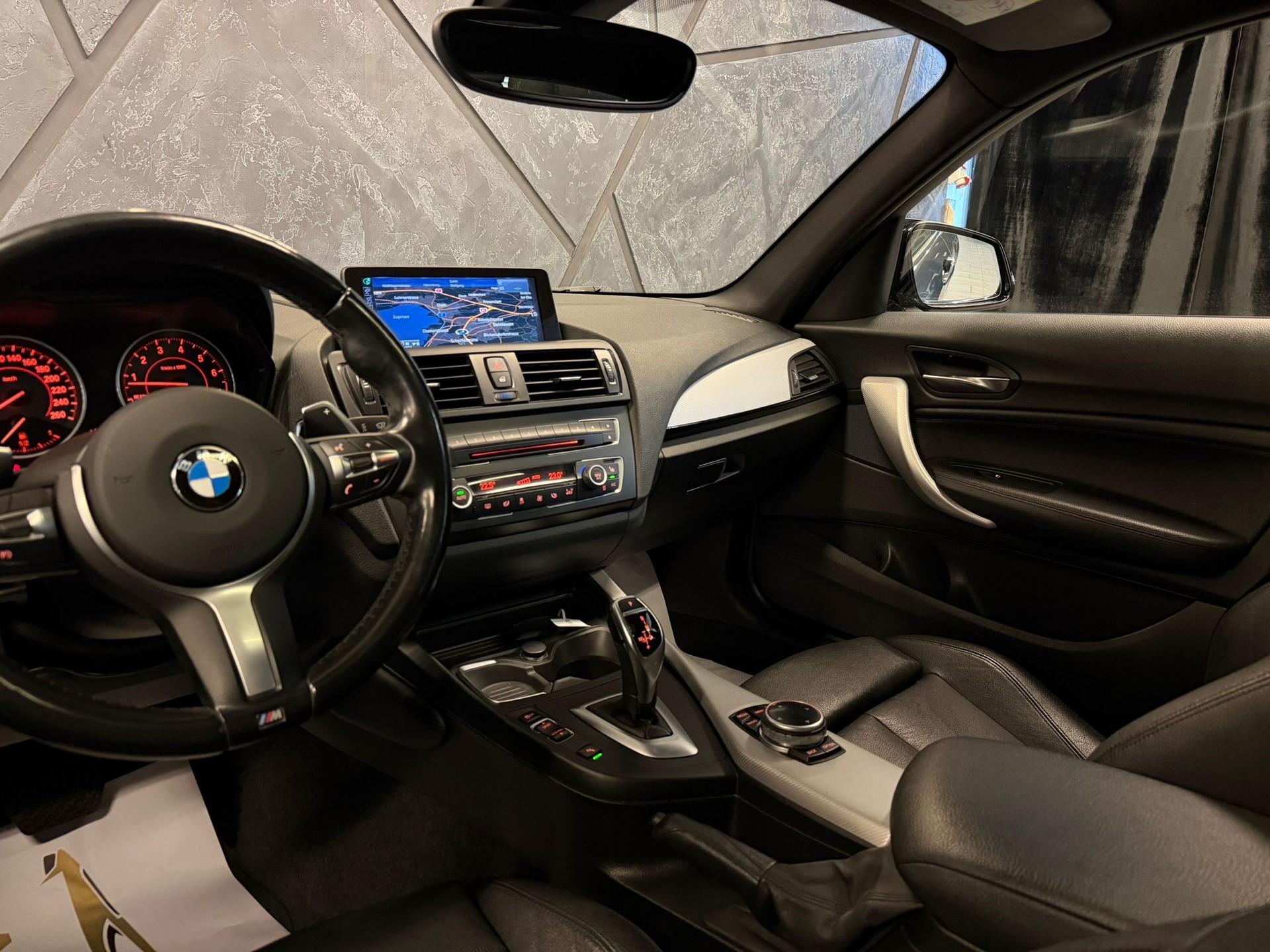 BMW M135i xDrive Steptronic-image-9