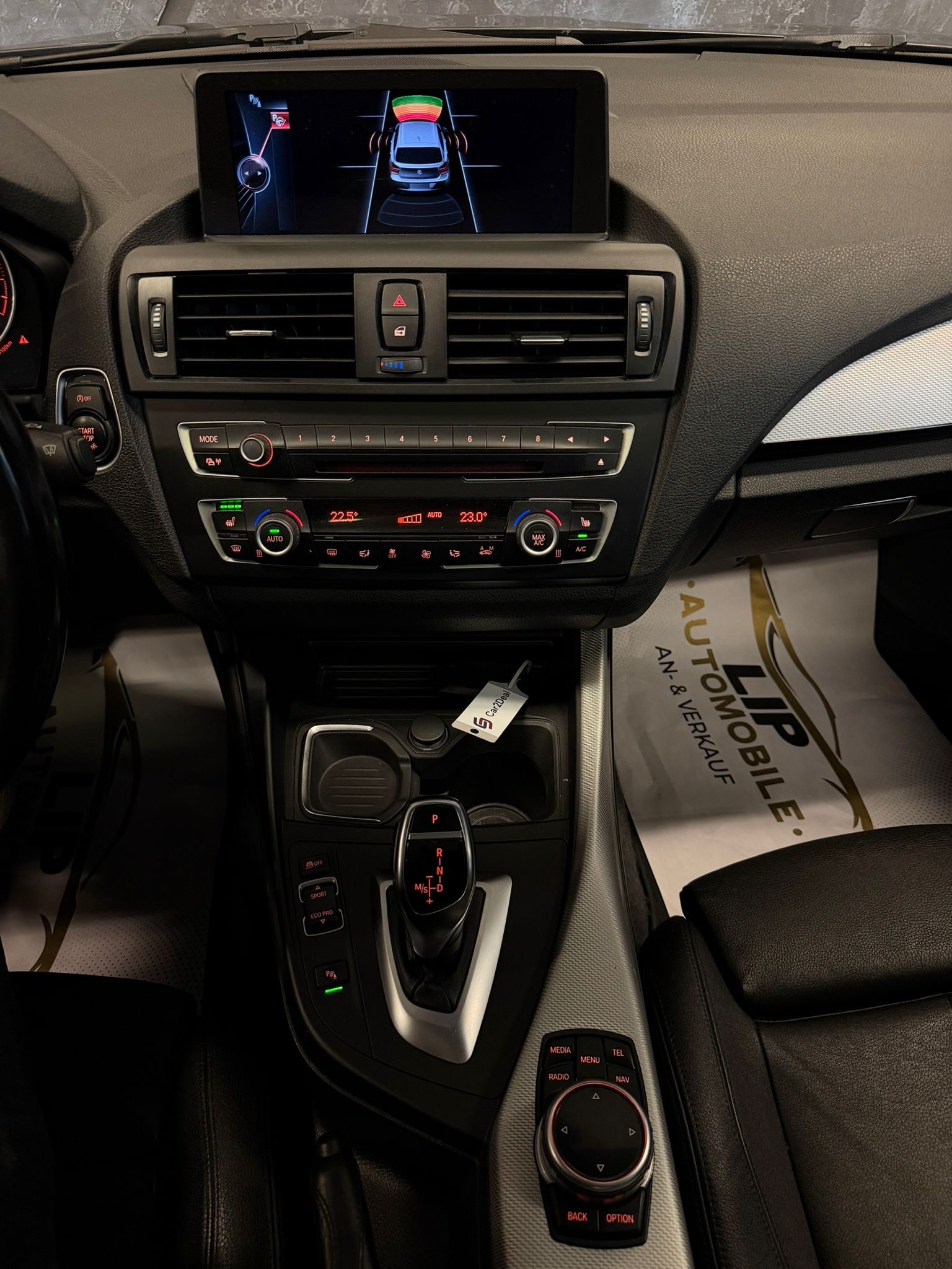 BMW M135i xDrive Steptronic-image-12