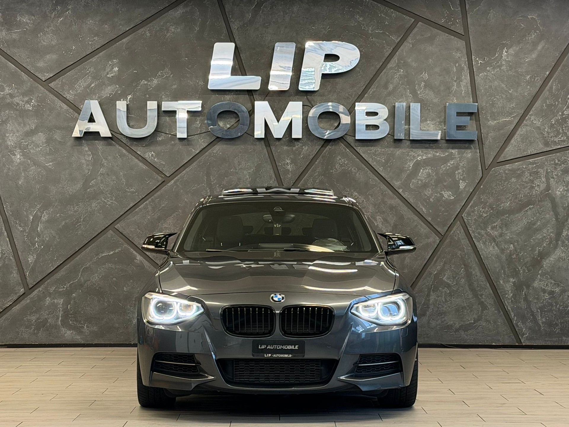 BMW M135i xDrive Steptronic-image-1