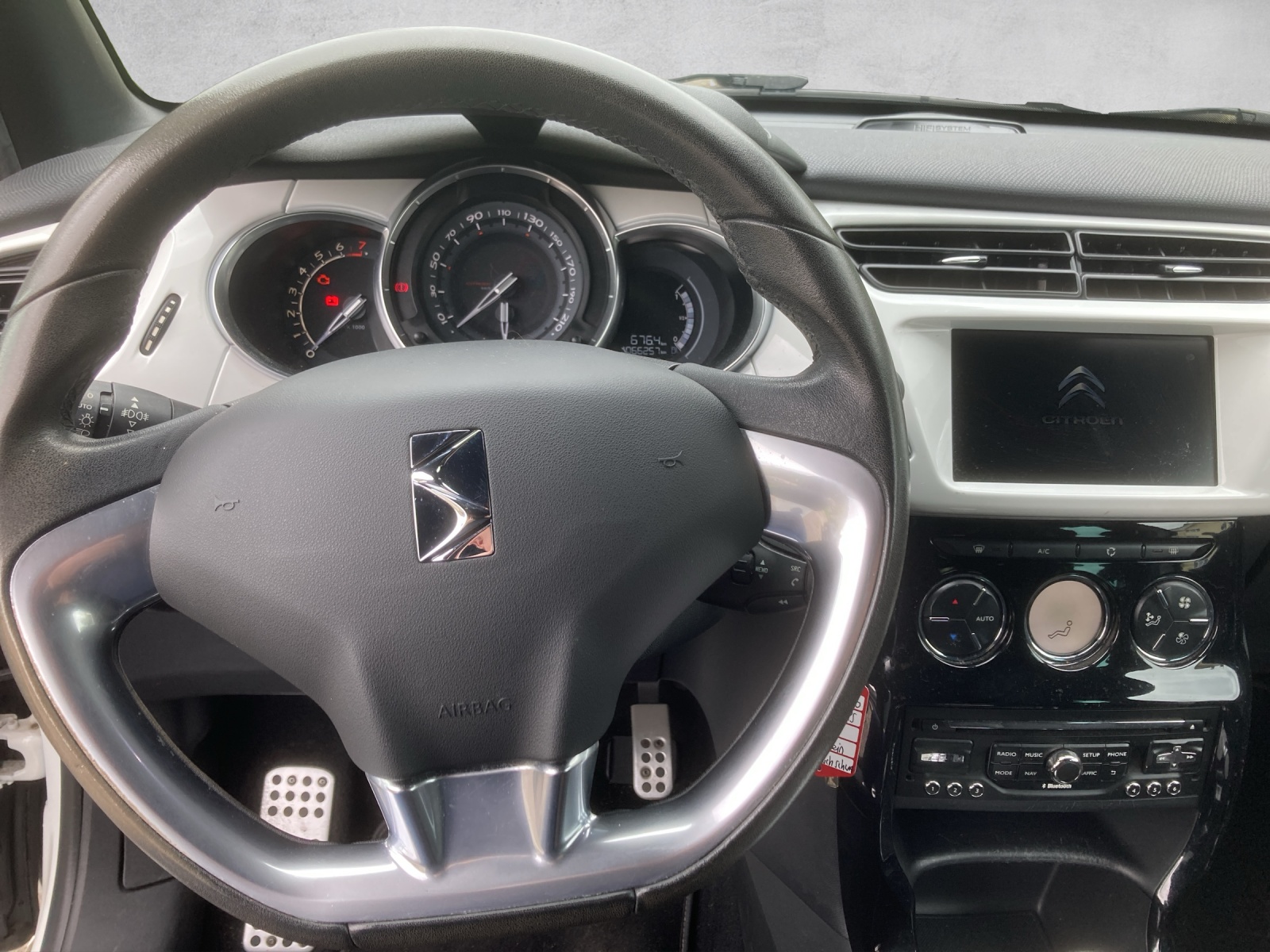 DS AUTOMOBILES DS3 Cabrio 1.6 VTi SO Chic-image-4