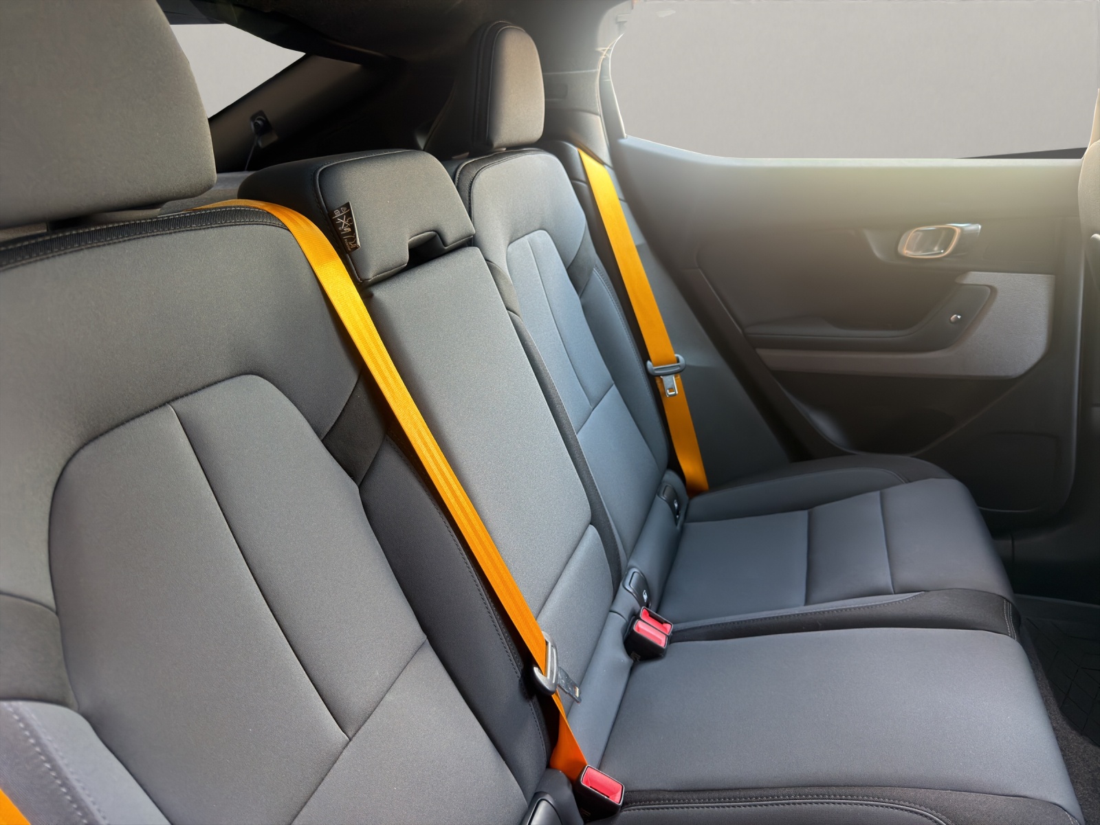 POLESTAR 2 Long Range Dual Motor Performance Paket-image-13