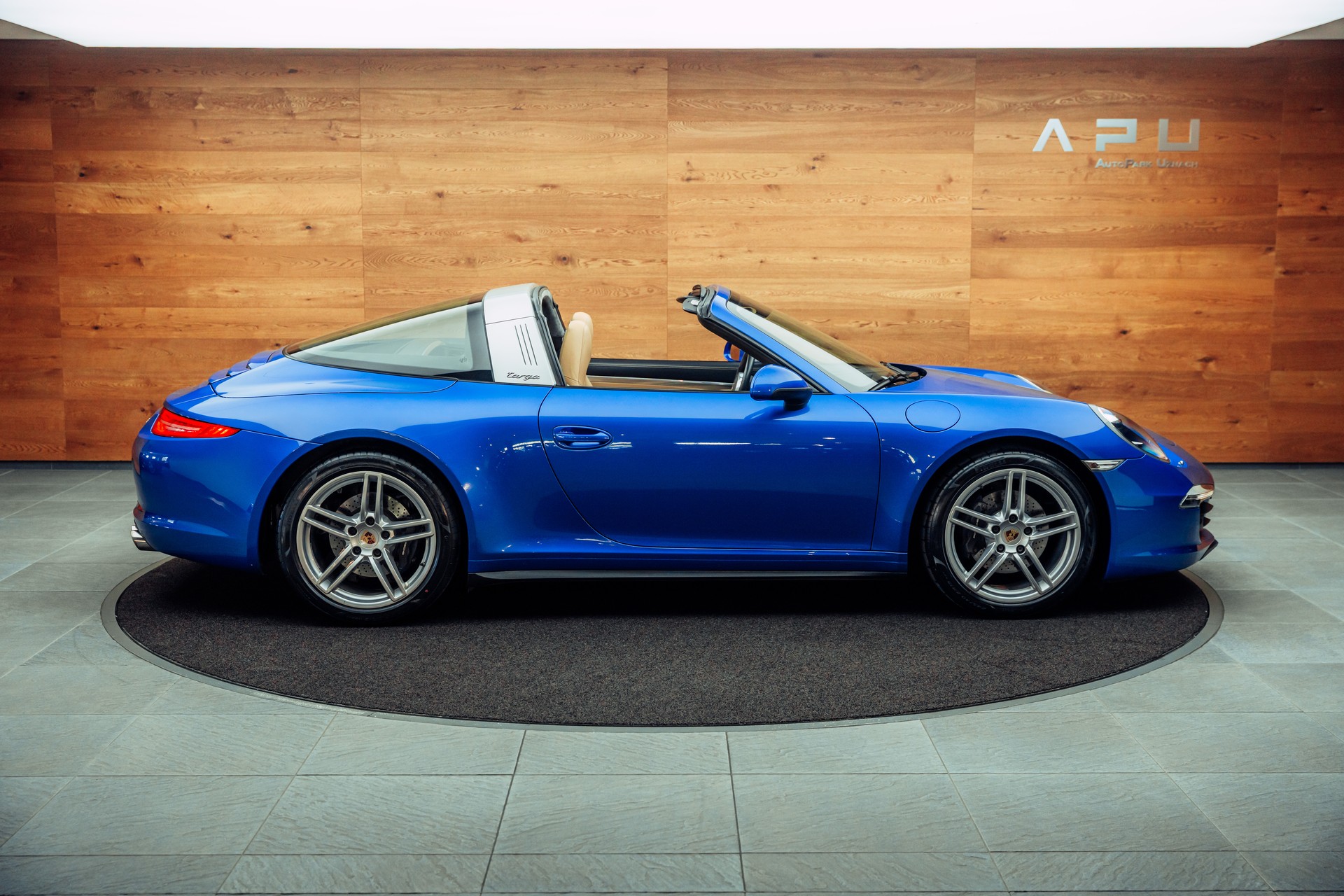 PORSCHE 911 Targa 4-image-7