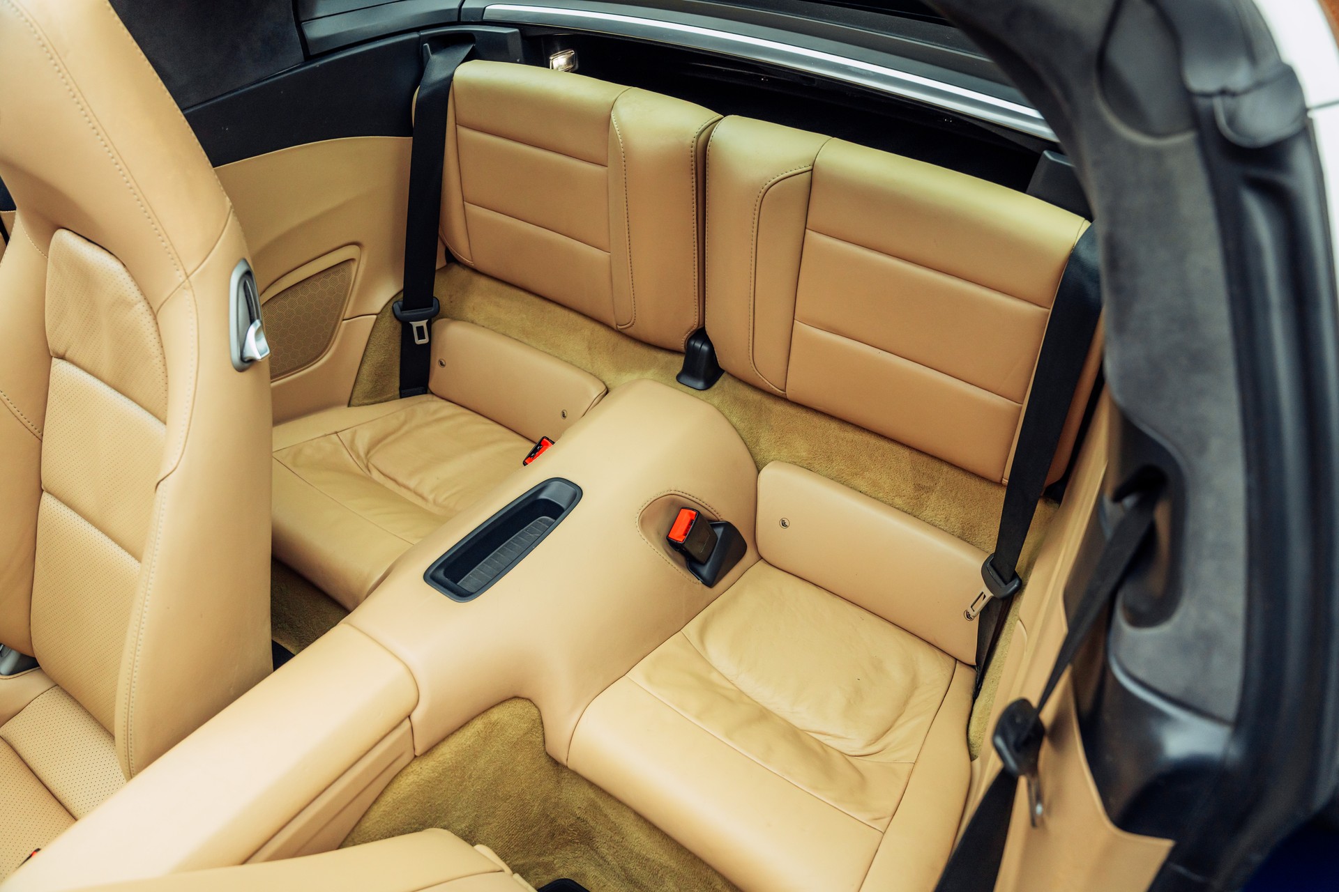 PORSCHE 911 Targa 4-image-5