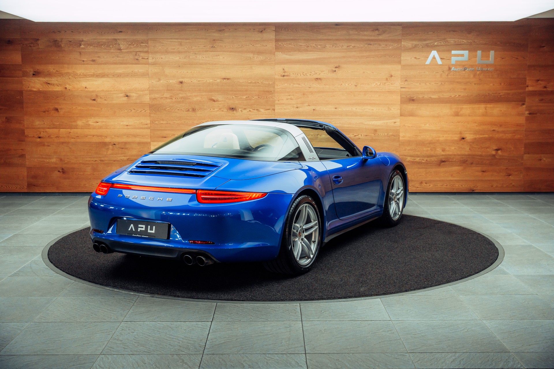 PORSCHE 911 Targa 4-image-1