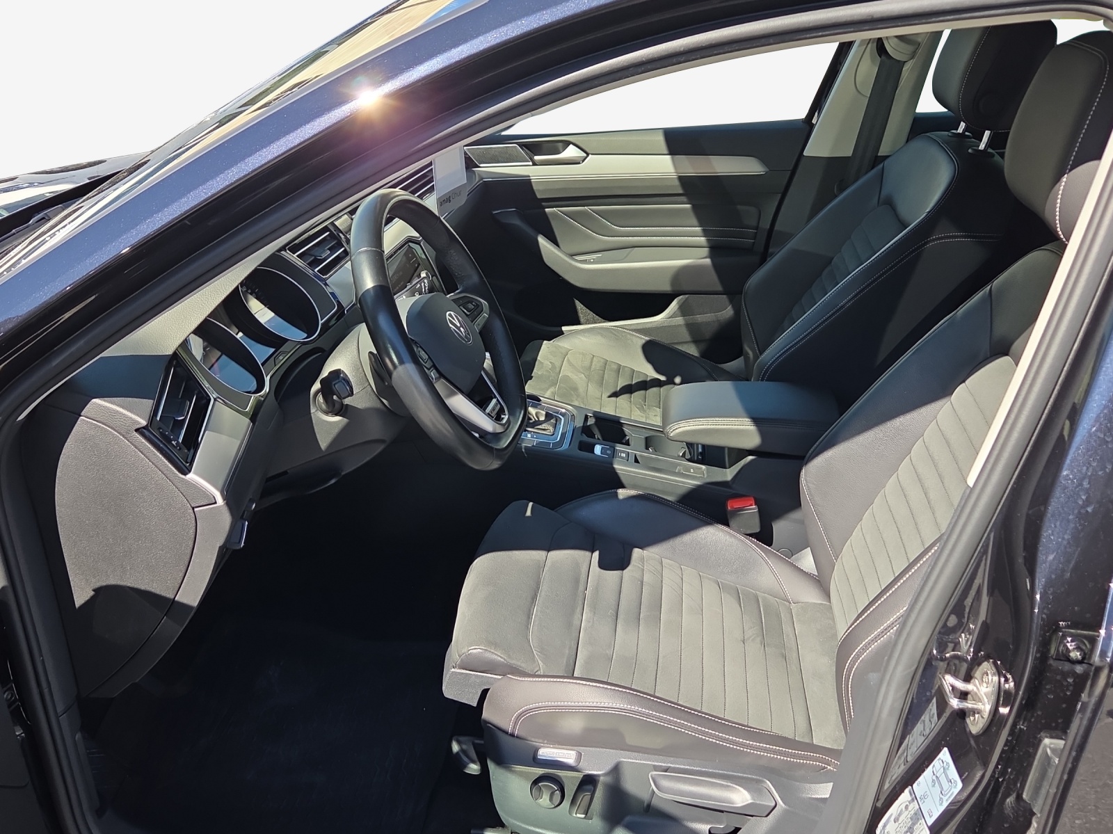 VW Passat 2.0 TDI BMT Elegance 4Motion DSG-image-7