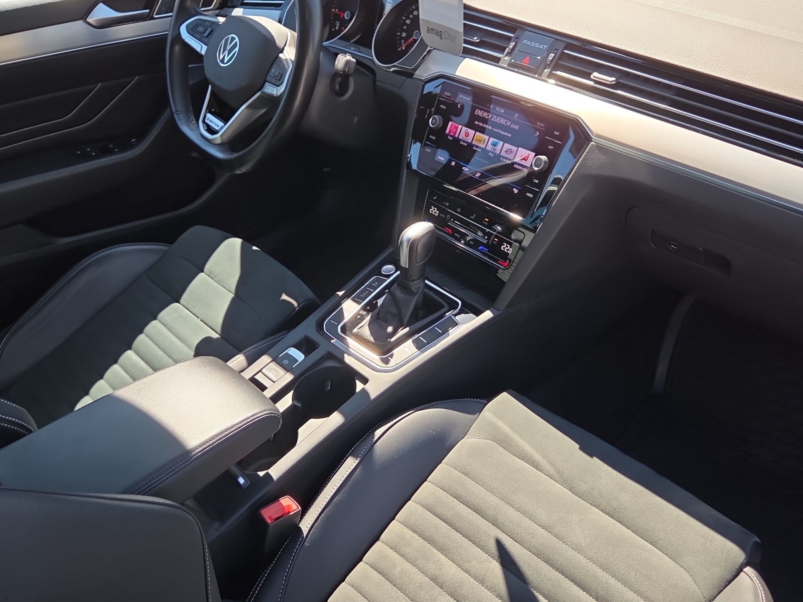 VW Passat 2.0 TDI BMT Elegance 4Motion DSG-image-14