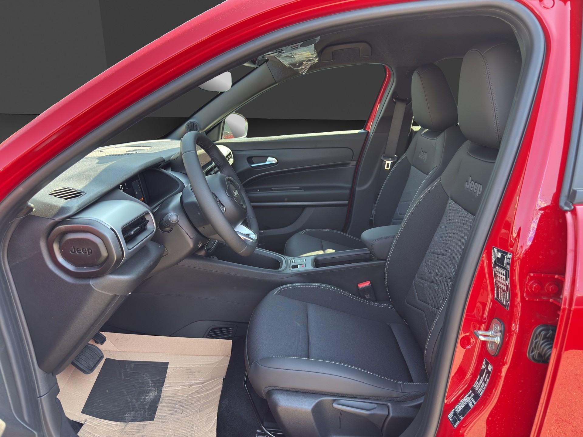 JEEP Avenger 1.2 Turbo MHEV Altitude-image-14