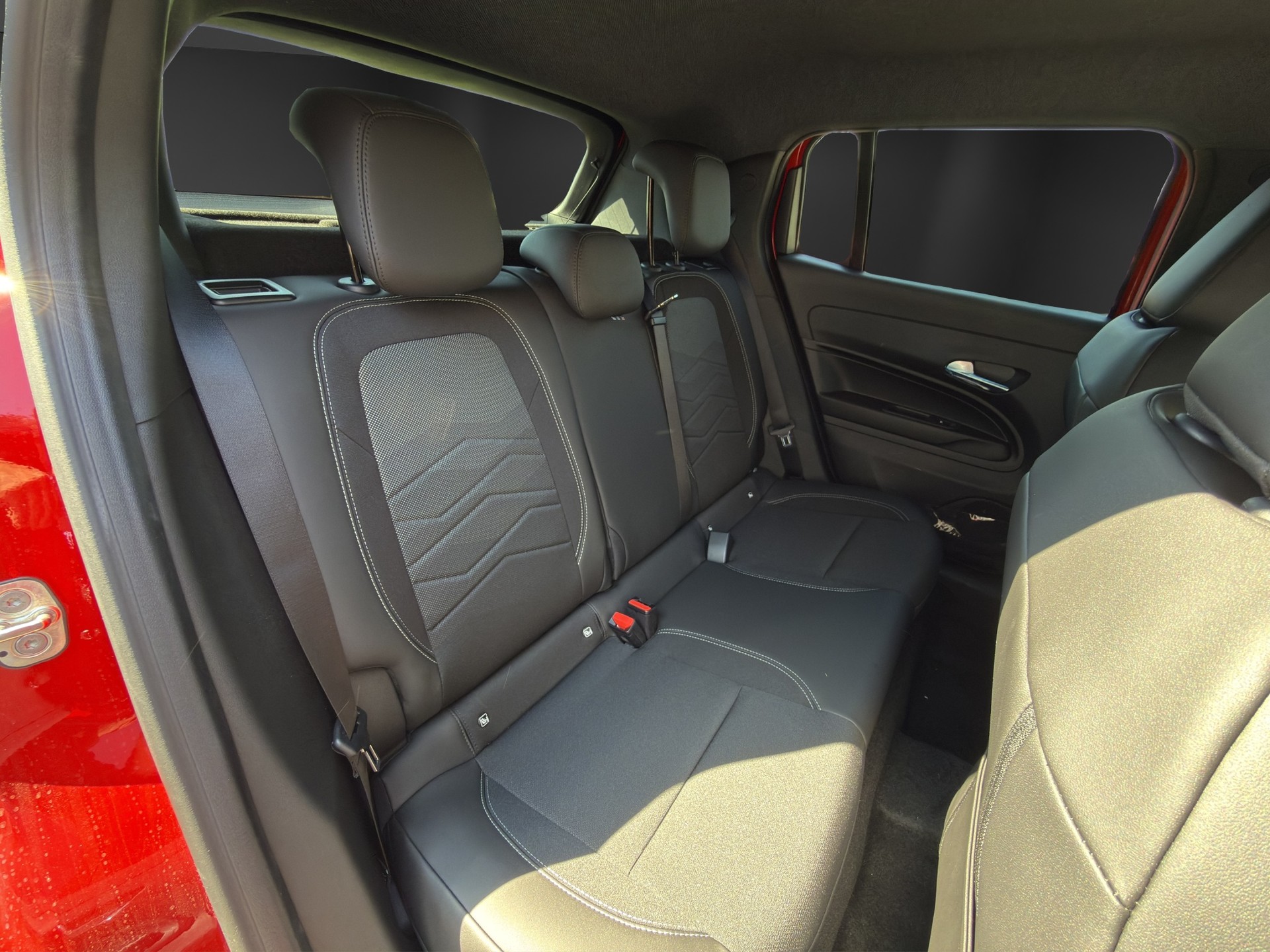 JEEP Avenger 1.2 Turbo MHEV Altitude-image-15