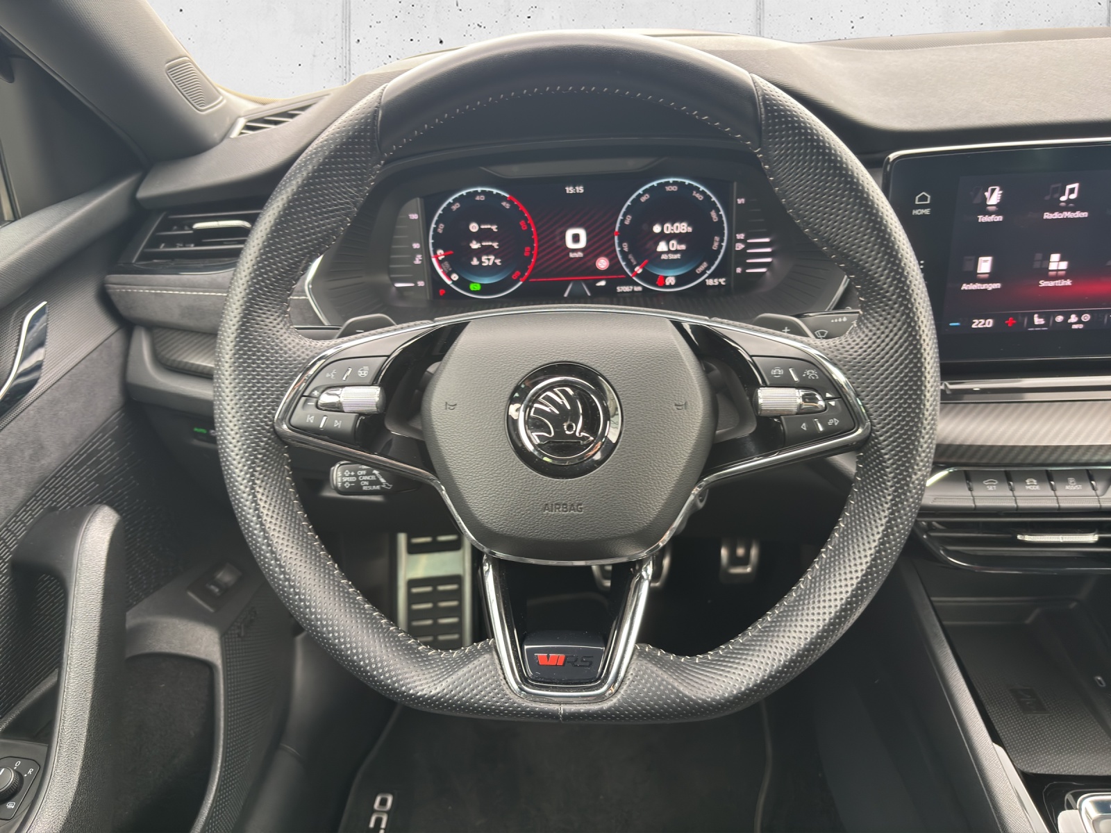 SKODA Octavia Combi 2.0 TDI DSG RS 4x4 mit AHK Vorbereitung & fortl. Werksgarantie 5 Jahre max. 100'000km-image-12