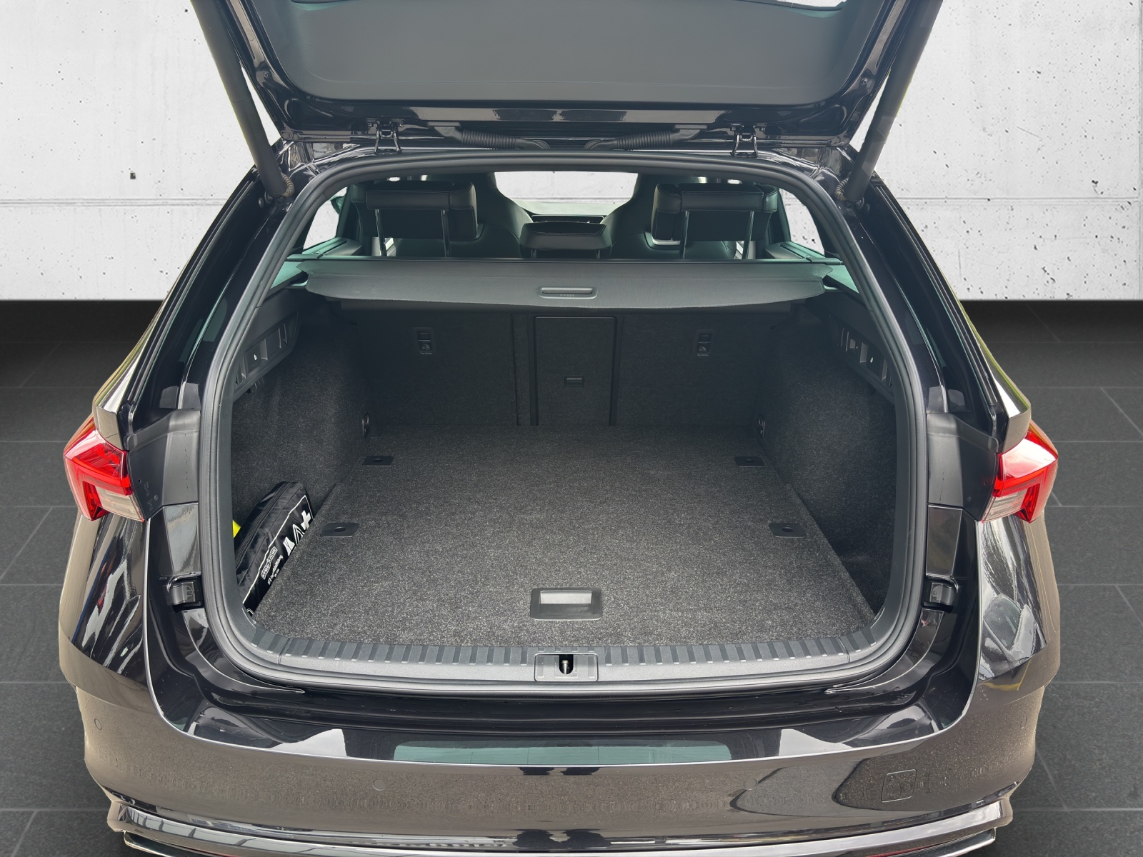 SKODA Octavia Combi 2.0 TDI DSG RS 4x4 mit AHK Vorbereitung & fortl. Werksgarantie 5 Jahre max. 100'000km-image-7