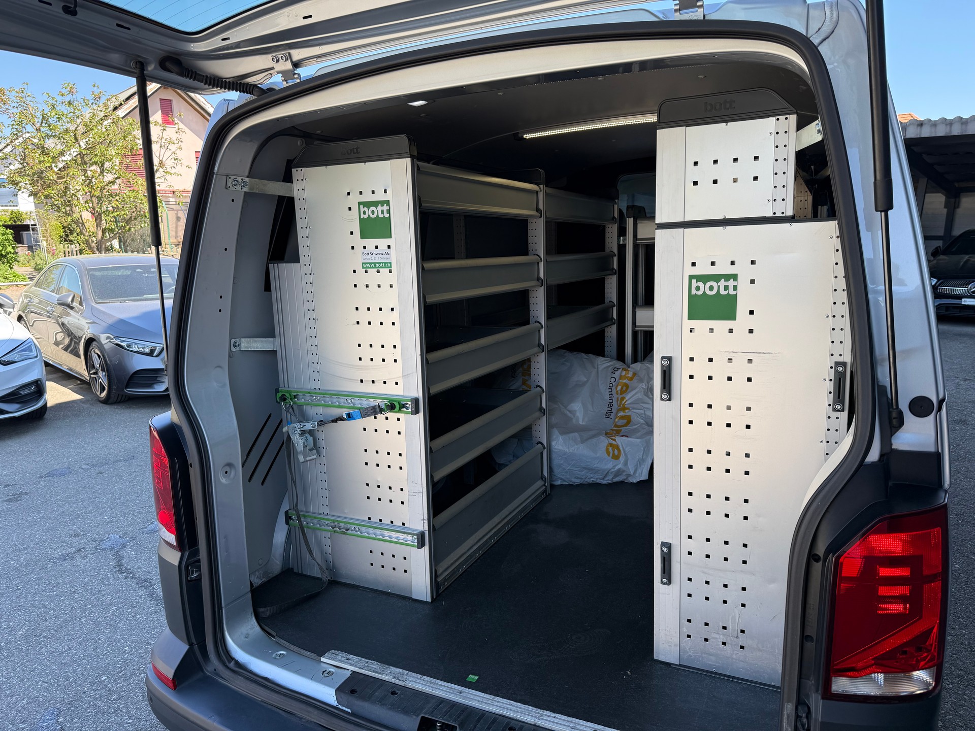 VW T6.1 2.0 TDI 4Motion °° Mit bott Einrichtung °°-image-9