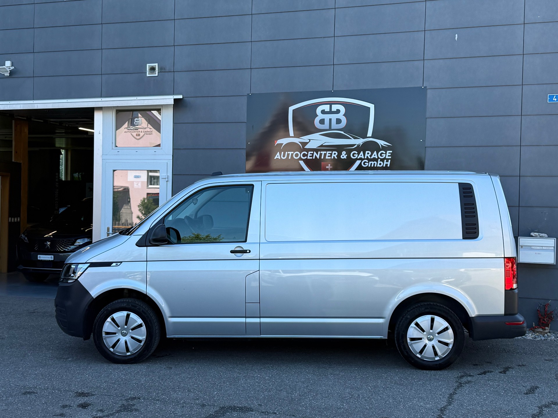 VW T6.1 2.0 TDI 4Motion °° Mit bott Einrichtung °°-image-4