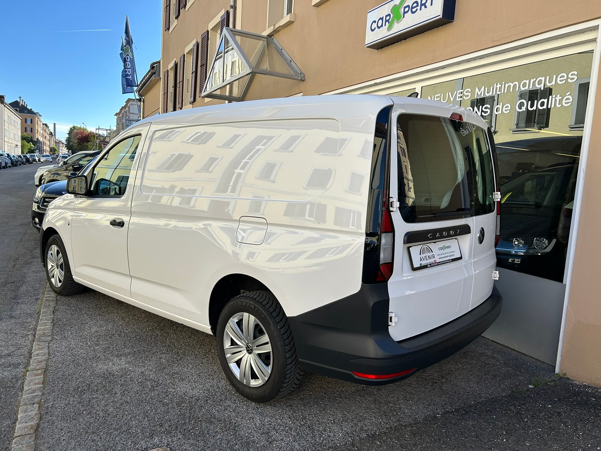 VW Caddy Maxi Cargo 2.0 TDI 102 BlueMT-image-2