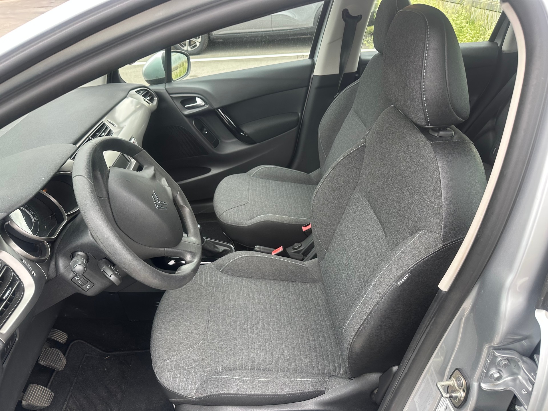 CITROEN C3 1.2i Séduction-image-2
