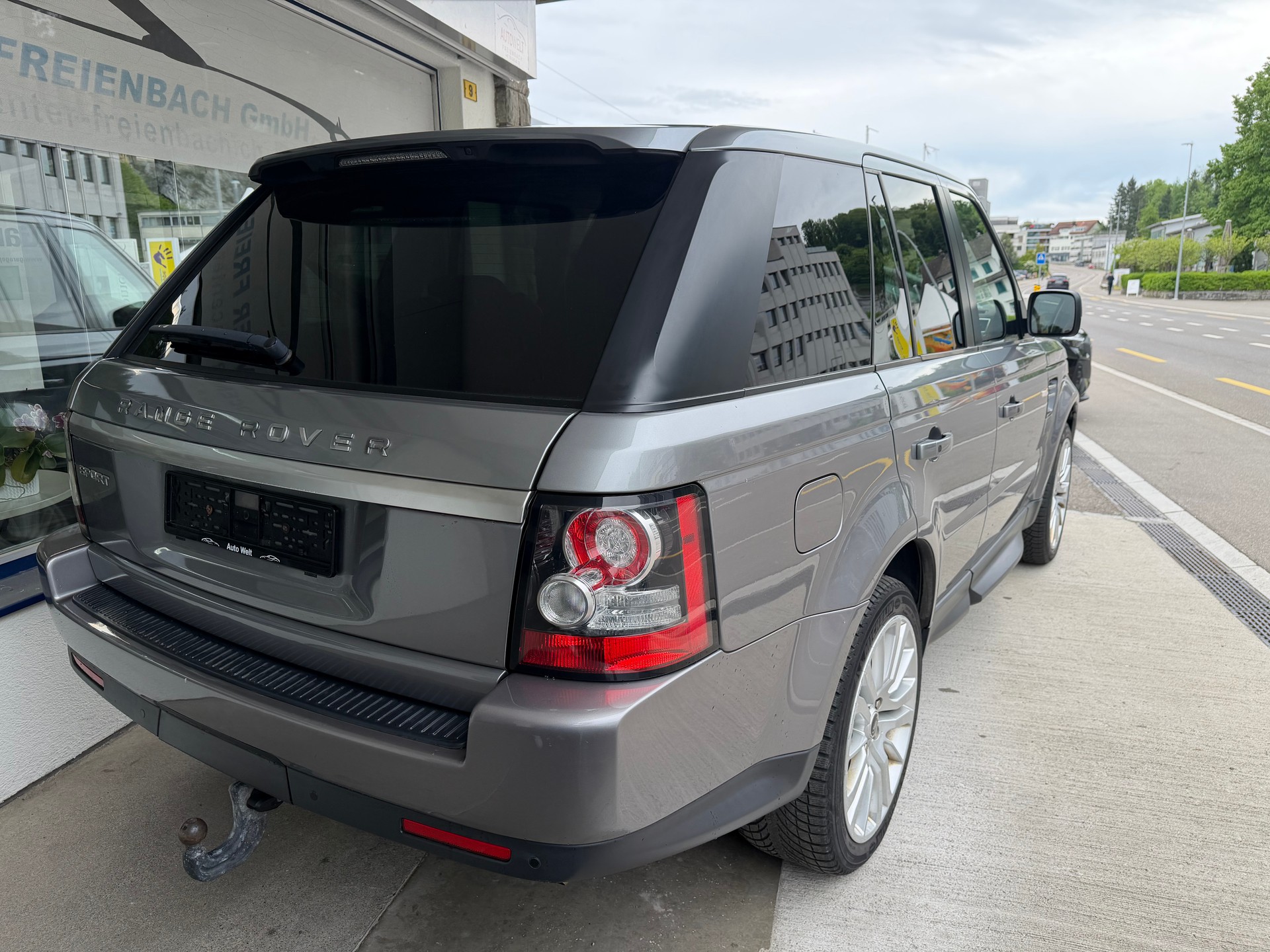 LAND ROVER Range Rover Sport 3.0 TDV6 SE Automatic-image-4