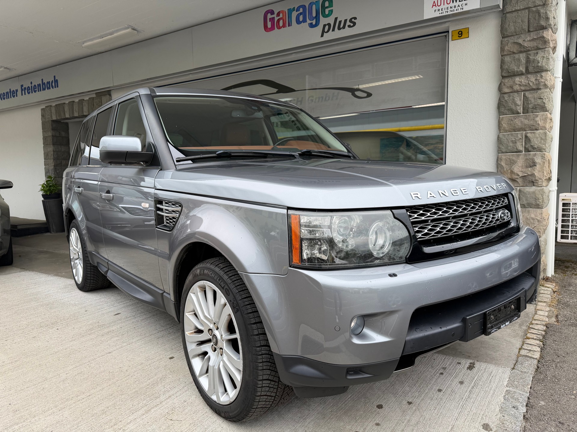 LAND ROVER Range Rover Sport 3.0 TDV6 SE Automatic-showroom-element-2