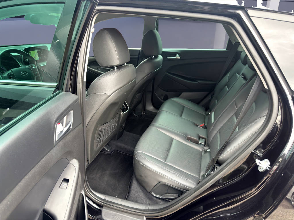 HYUNDAI TUCSON 1.6 T-GDi Amplia 4WD-image-10
