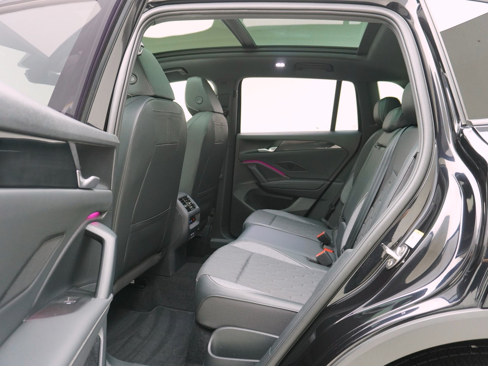 VW Tiguan 2.0 TDI DSG Goal 4Motion-image-12