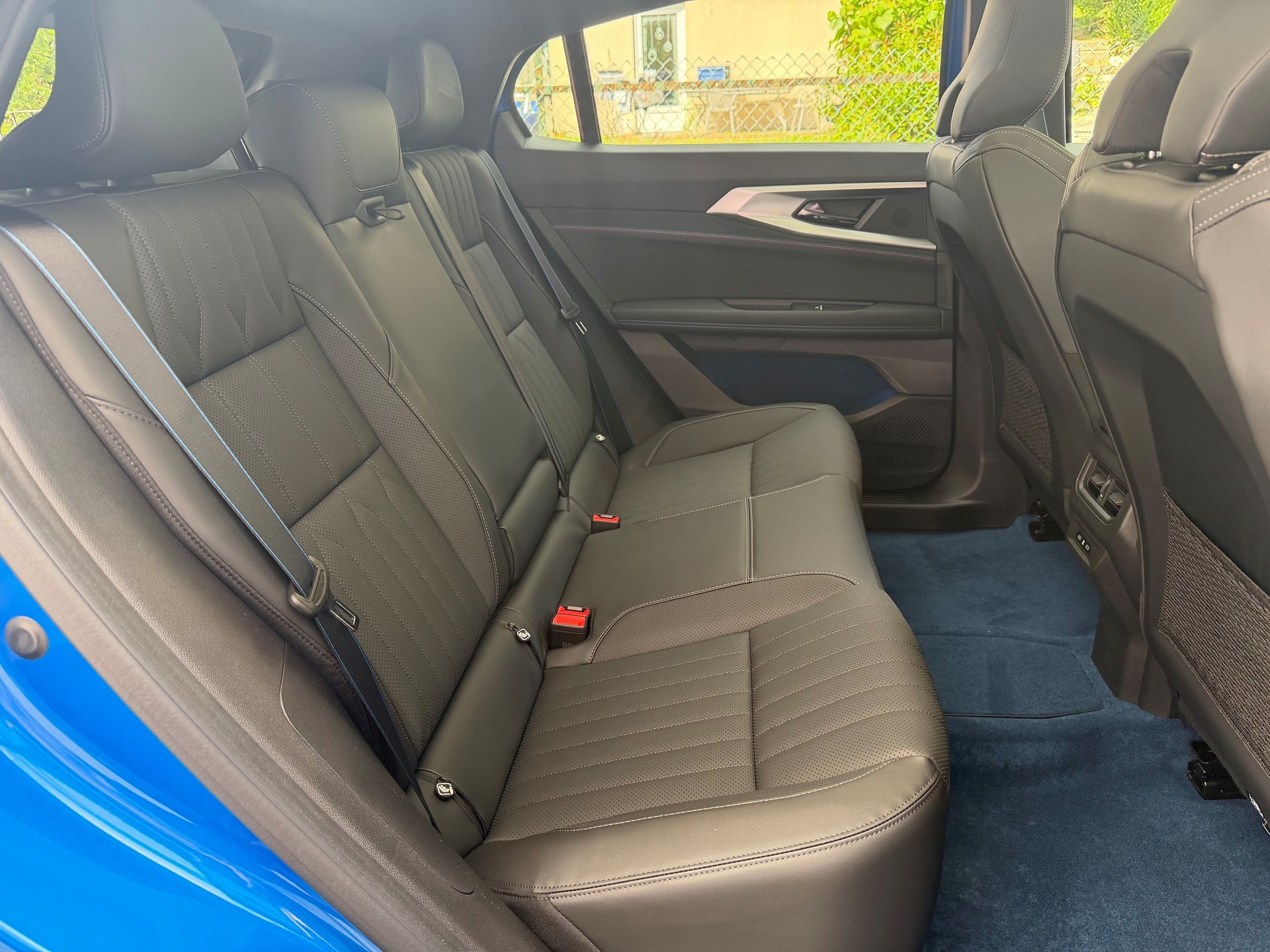 RENAULT Rafale 1.2 E-Tech Plug-in Hybrid 300 4x4 Atelier Alpine-image-10