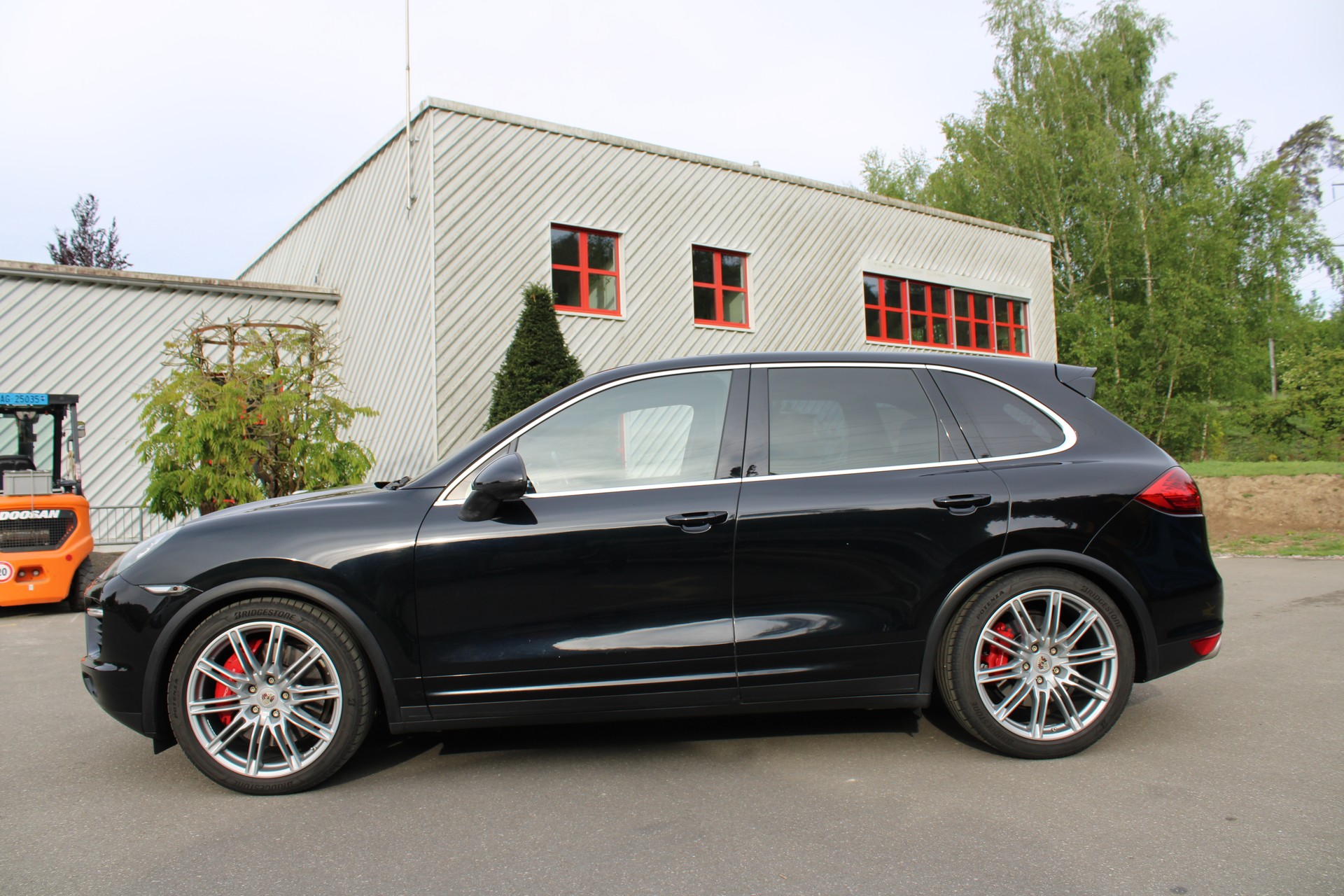 PORSCHE Cayenne Turbo-image-2