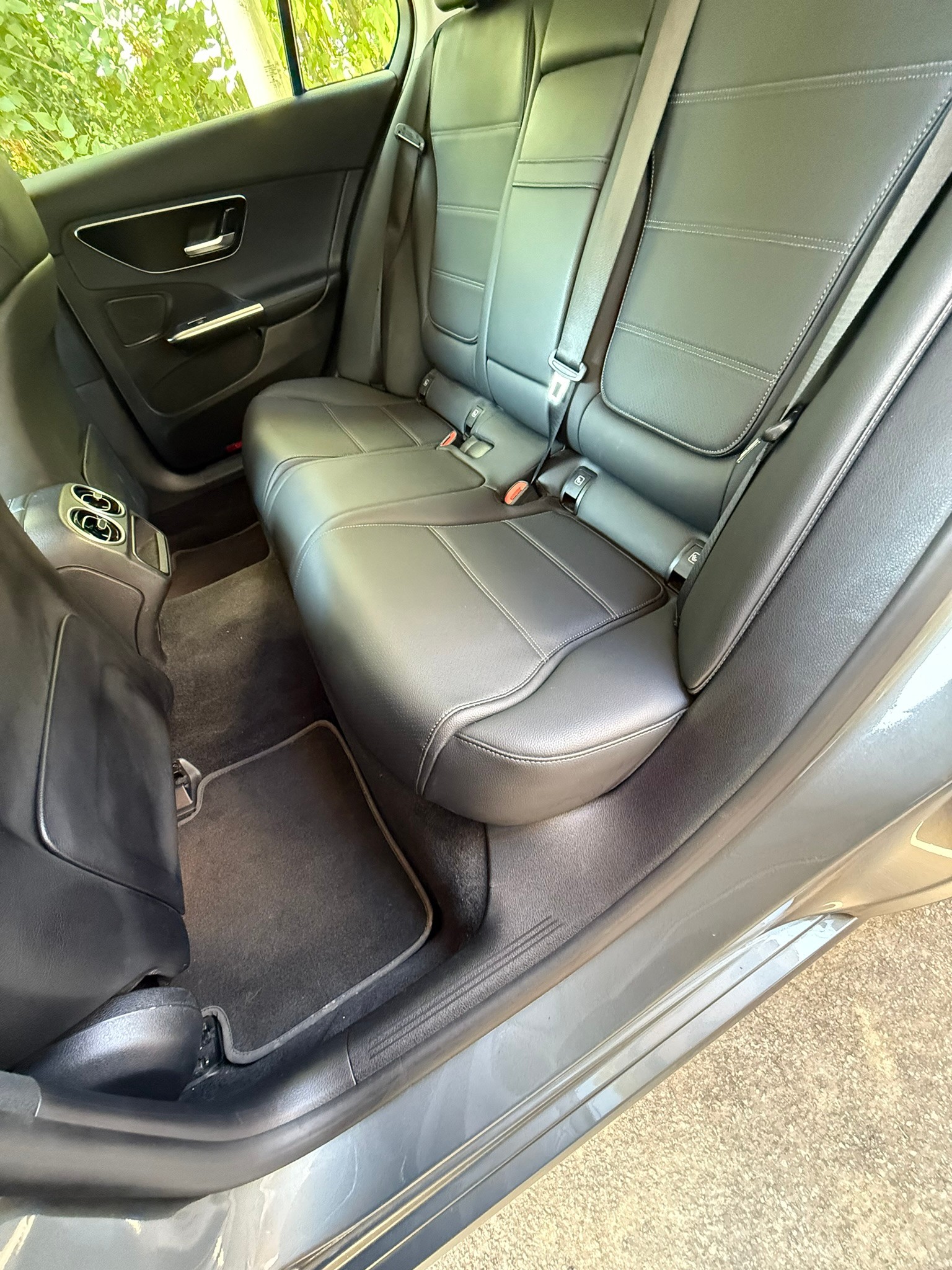 MERCEDES-BENZ Avantgarde Premium-image-7