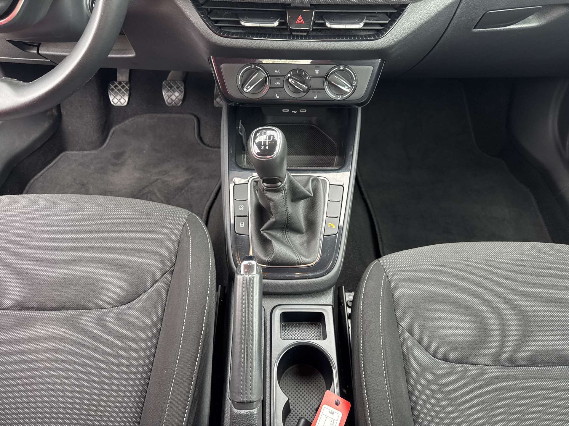 SKODA Fabia 1.0 TSi Young Edition Top-Preis-image-11