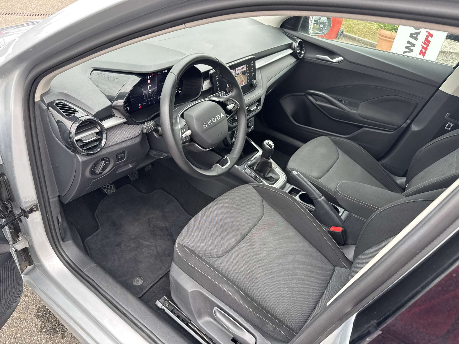 SKODA Fabia 1.0 TSi Young Edition Top-Preis-image-5