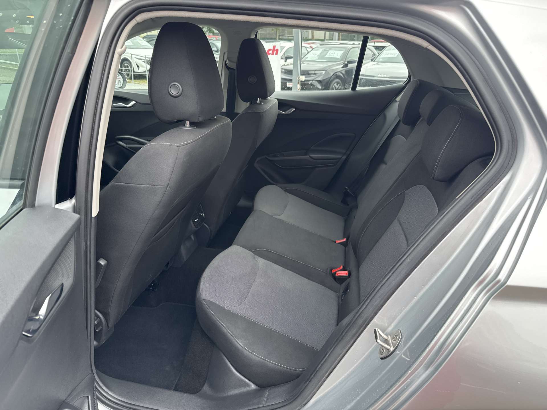 SKODA Fabia 1.0 TSi Young Edition Top-Preis-image-6