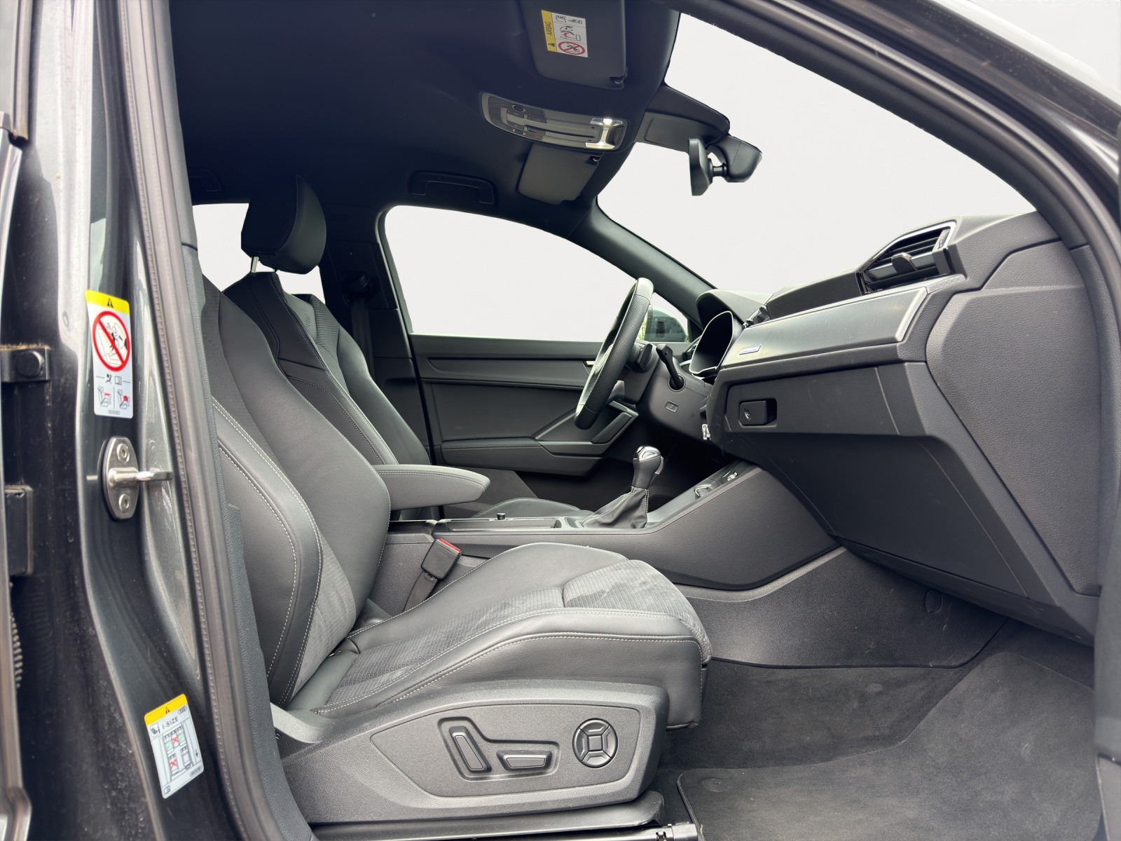 AUDI Q3 Sportback 35 TFSI S line Attraction 150PS-image-6