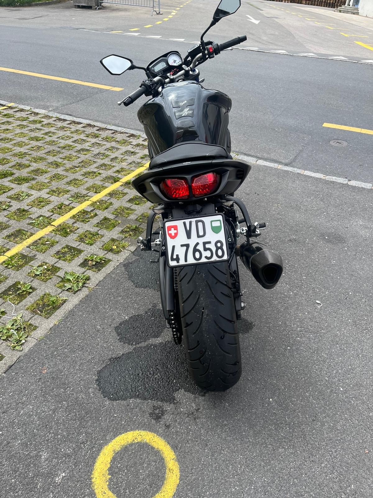 YAMAHA FZ8 N ABS-image-1
