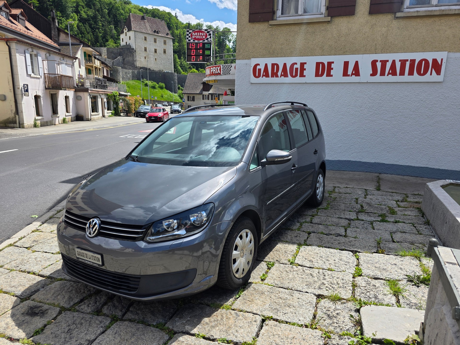 VW Touran 1.2 TSI Trendline-image-0