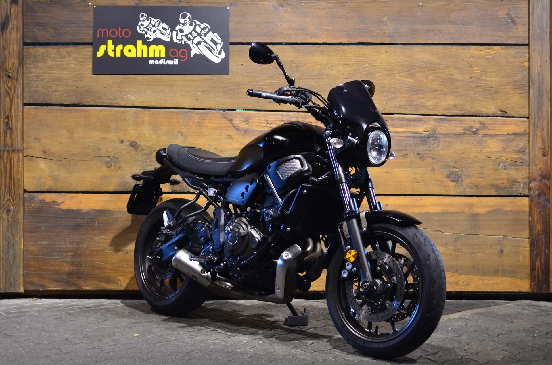 YAMAHA XSR 700
