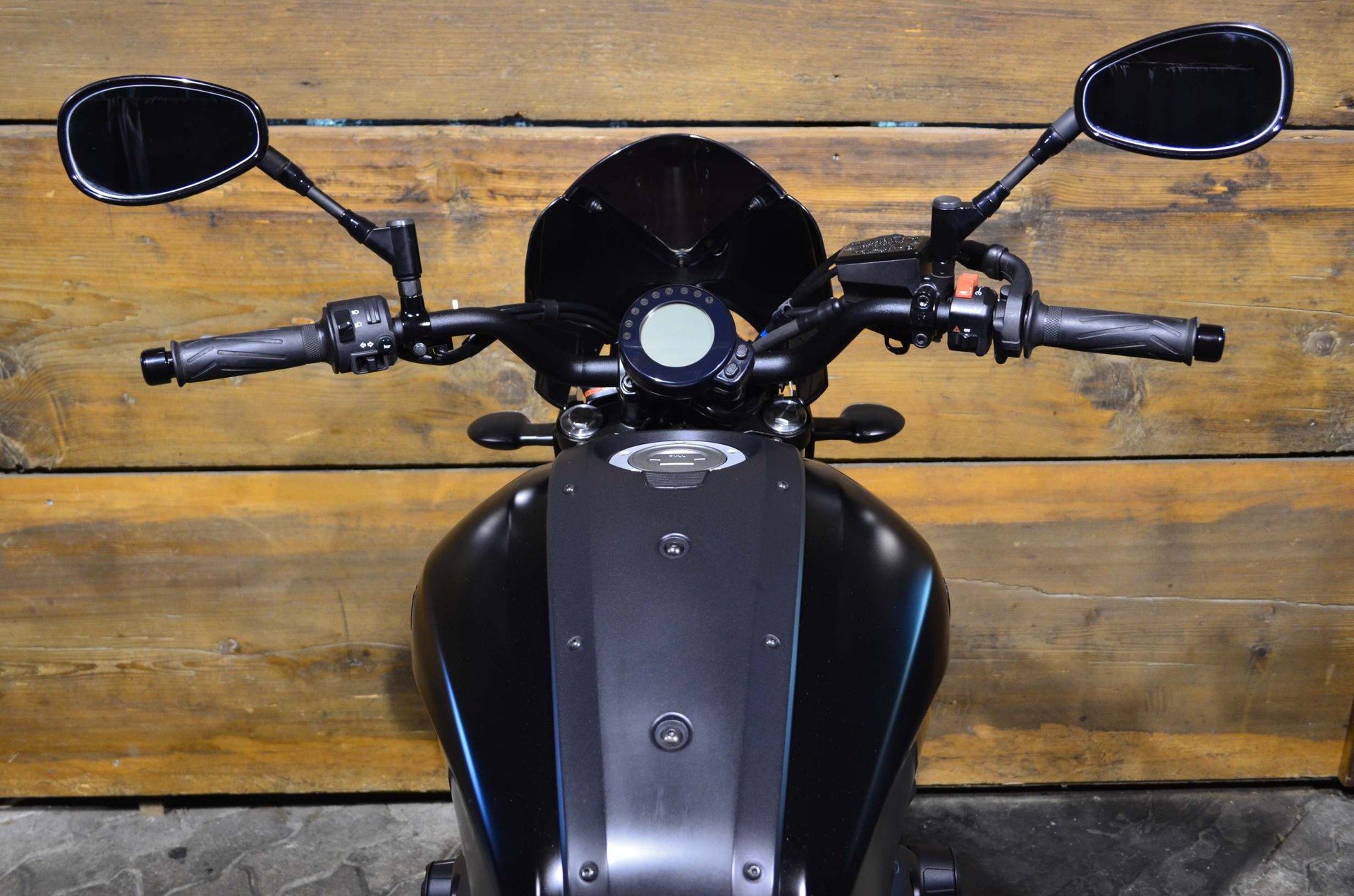 YAMAHA XSR 700-showroom-element-2