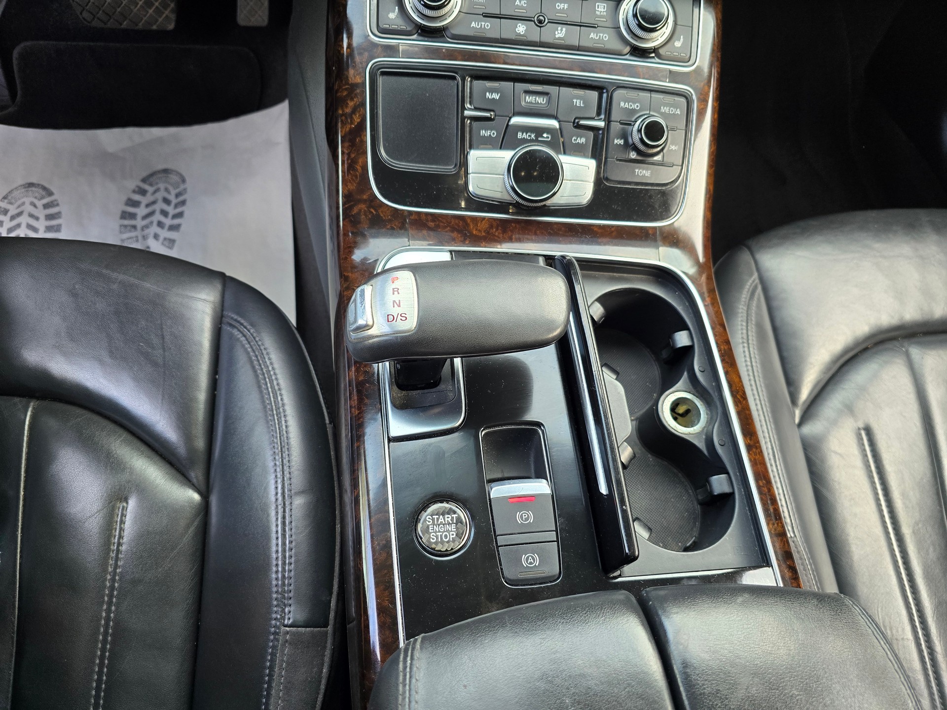 AUDI A8 3.0 TDI quattro tiptronic-image-17