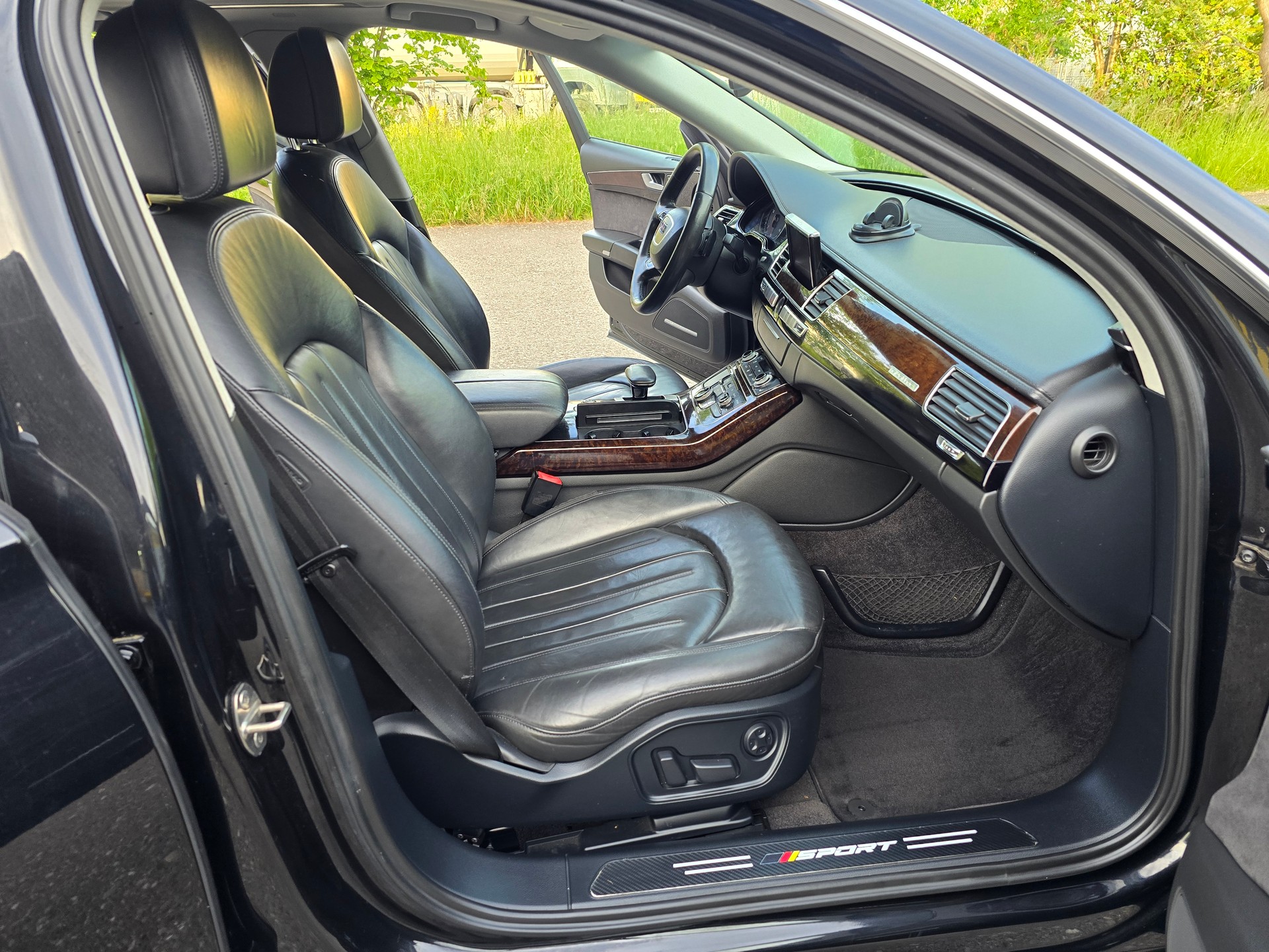 AUDI A8 3.0 TDI quattro tiptronic-image-13