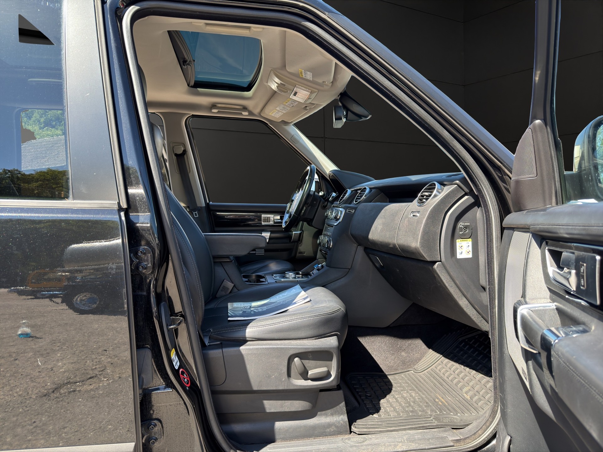 LAND ROVER Discovery 3.0 SDV6 HSE Automatic-image-21