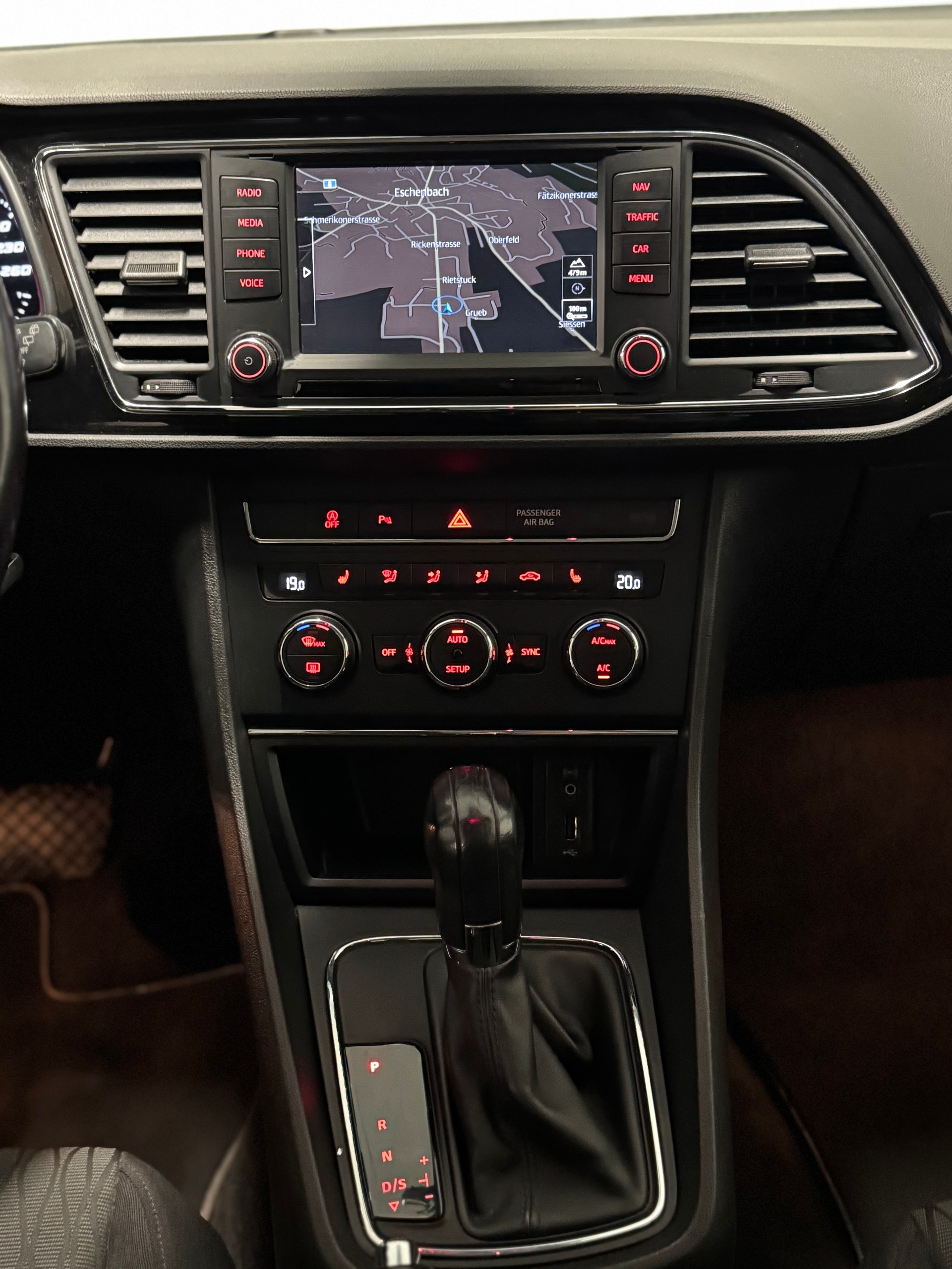 SEAT Leon ST 2.0 TDI Style DSG *AHK*-image-12