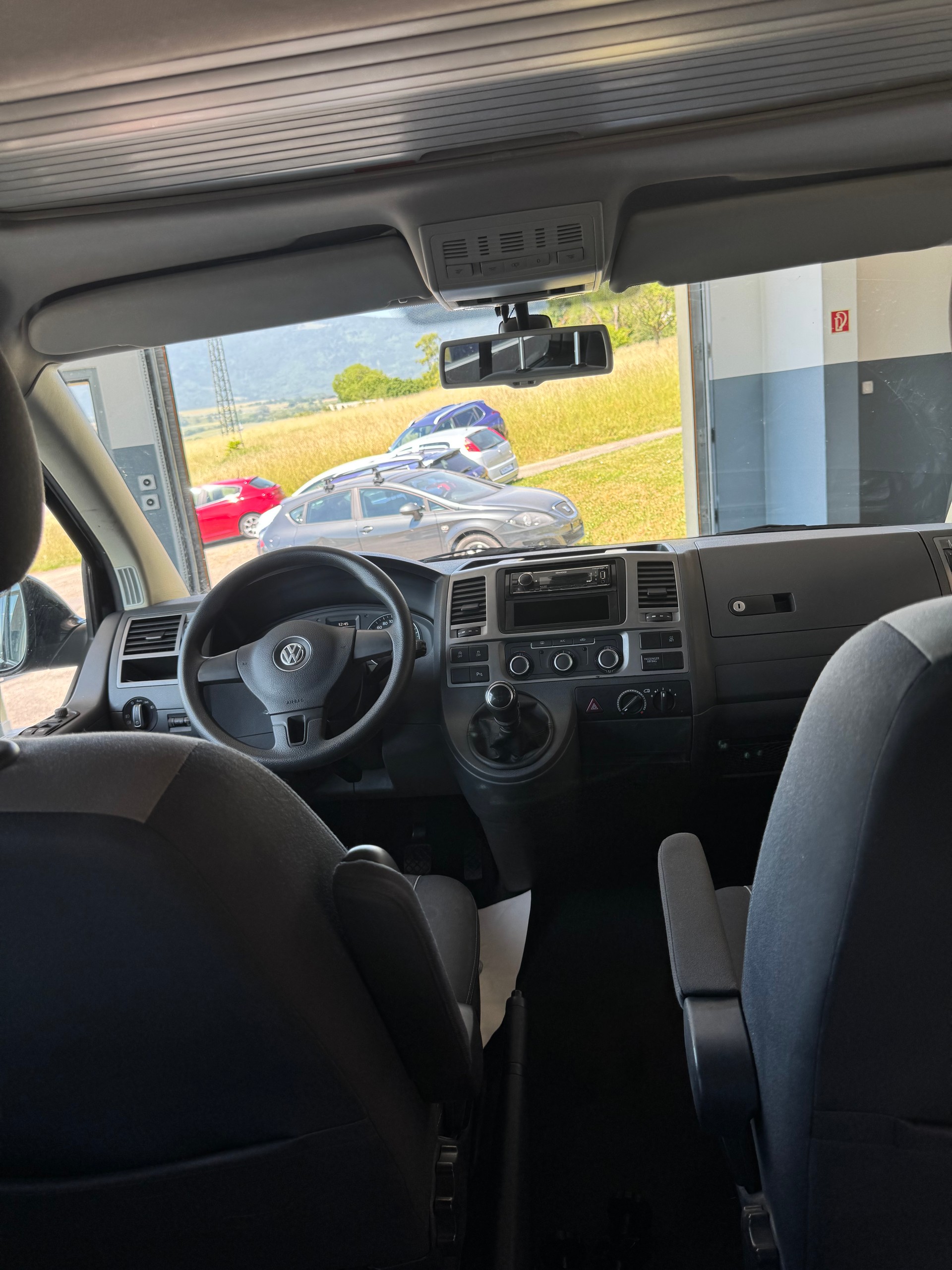 VW T5 California 2.0 TDI Beach Travel-image-12
