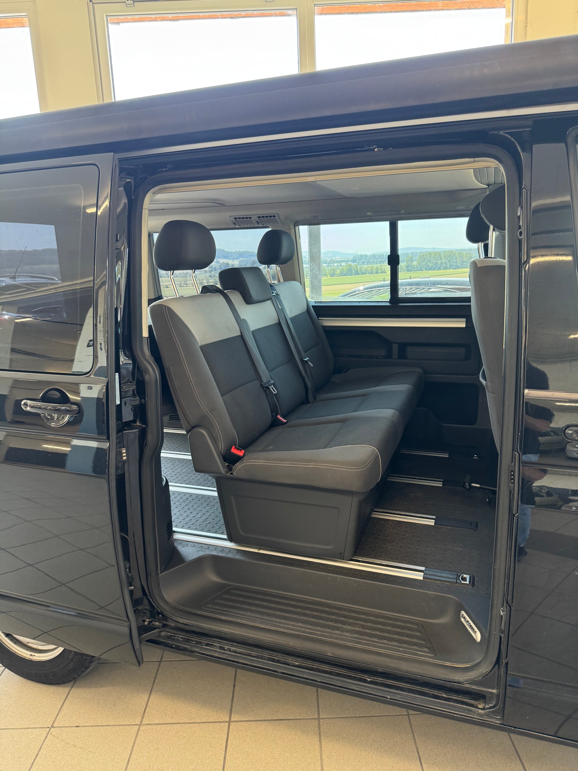 VW T5 California 2.0 TDI Beach Travel-image-8