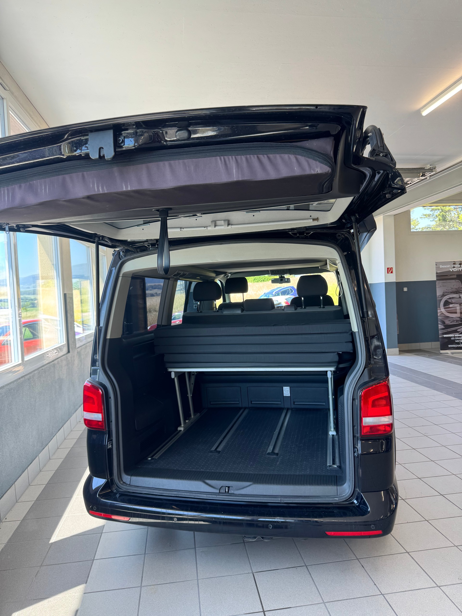 VW T5 California 2.0 TDI Beach Travel-image-6