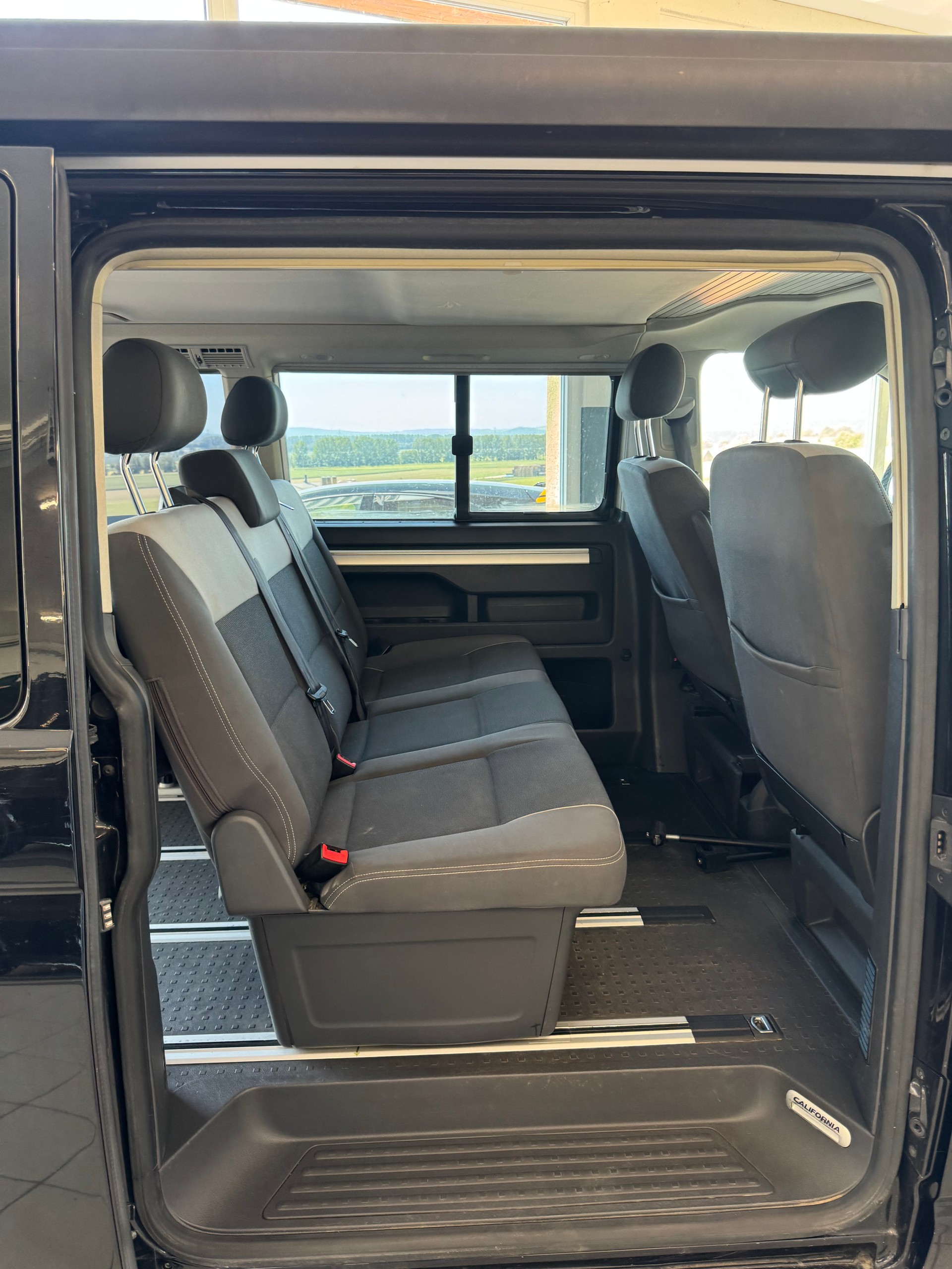 VW T5 California 2.0 TDI Beach Travel-image-14