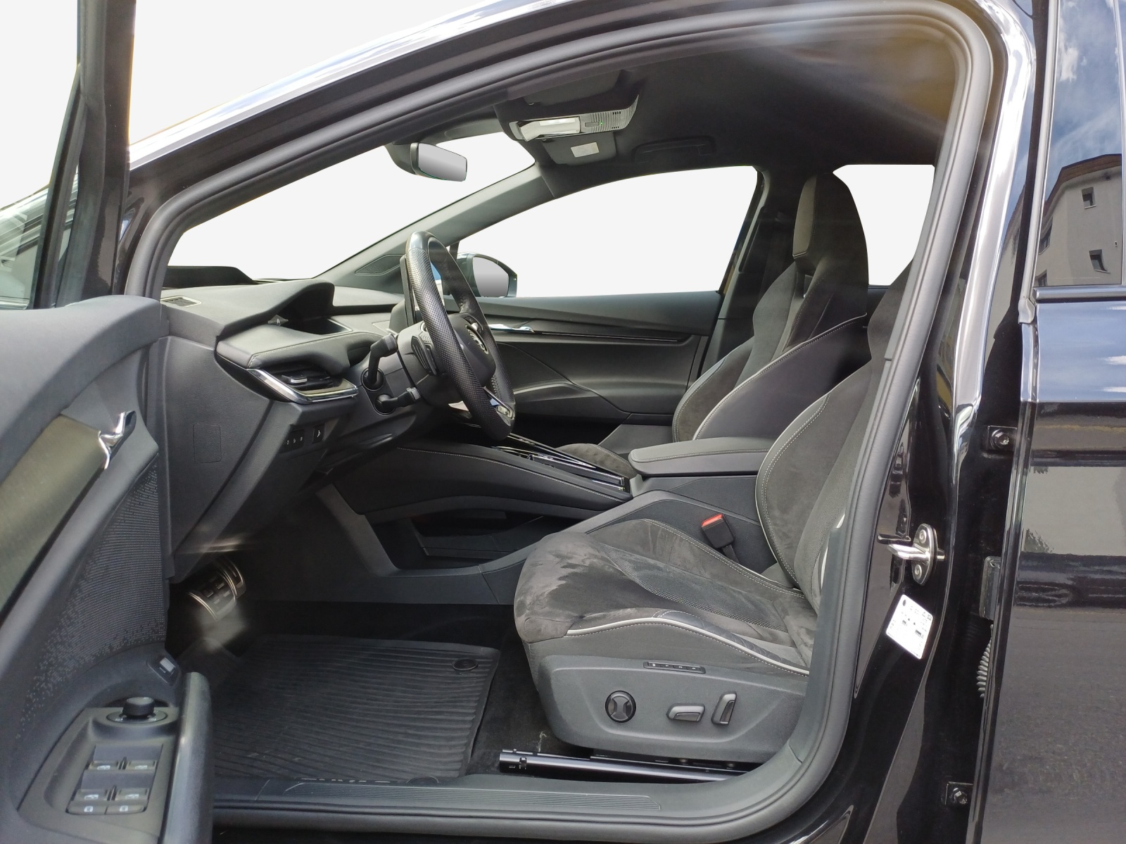 SKODA Enyaq 85x Sportline 4x4-image-7