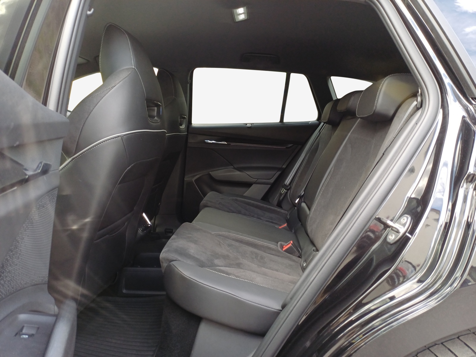 SKODA Enyaq 85x Sportline 4x4-image-11
