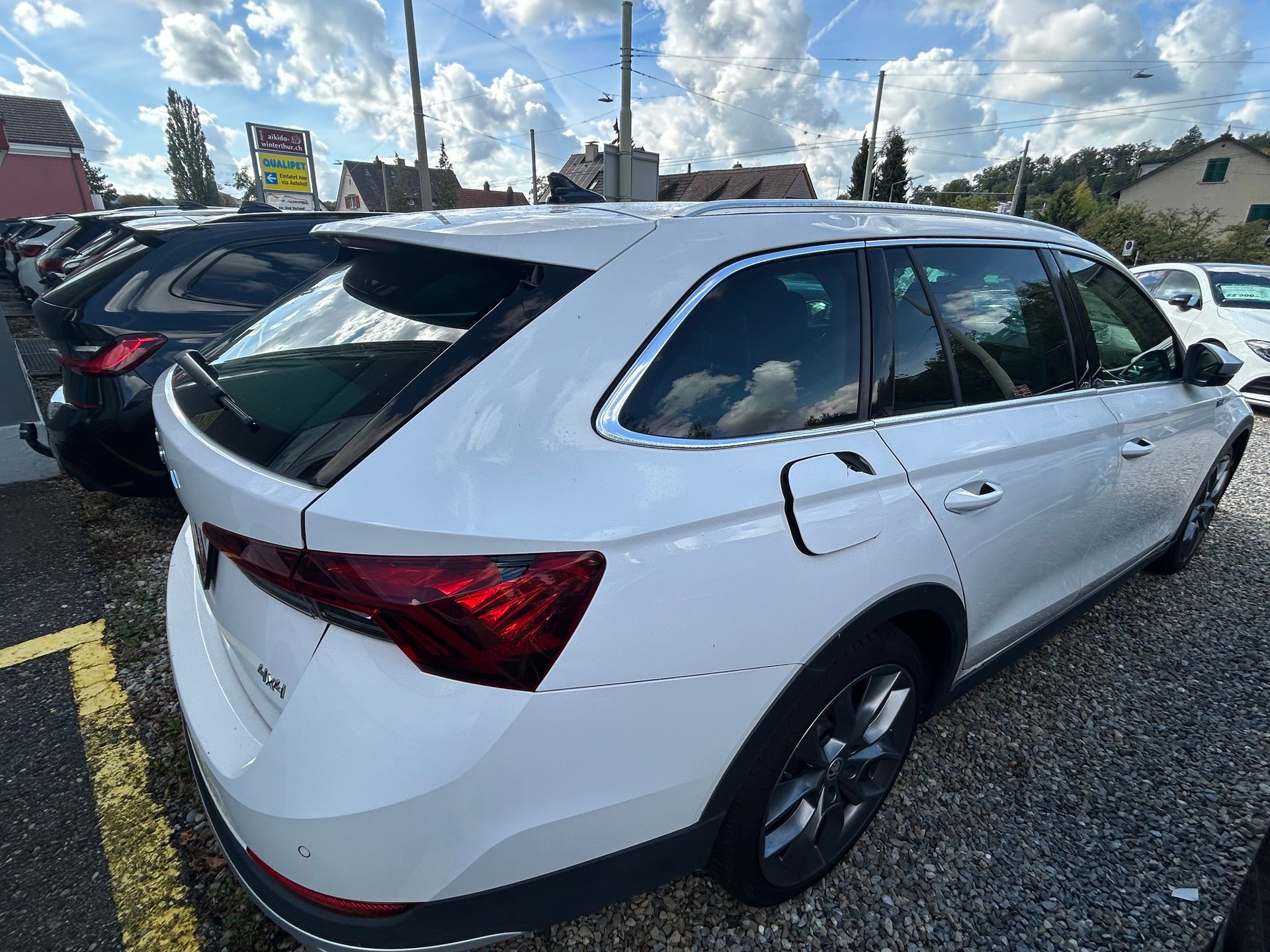 SKODA Octavia Scout 2.0 TDI 4x4 DSG ( Hagelschaden )-image-17
