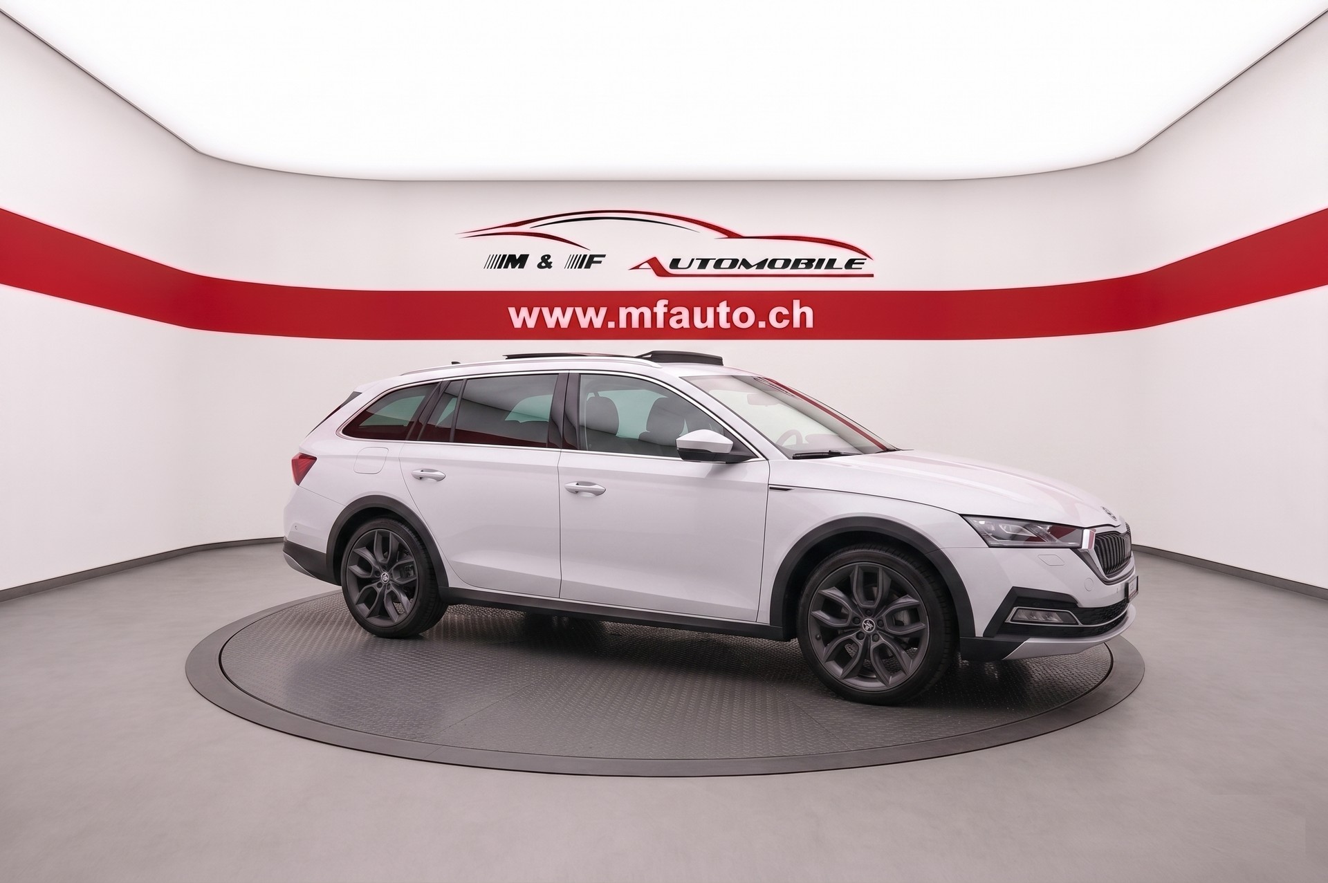 SKODA Octavia Scout 2.0 TDI 4x4 DSG-image-3