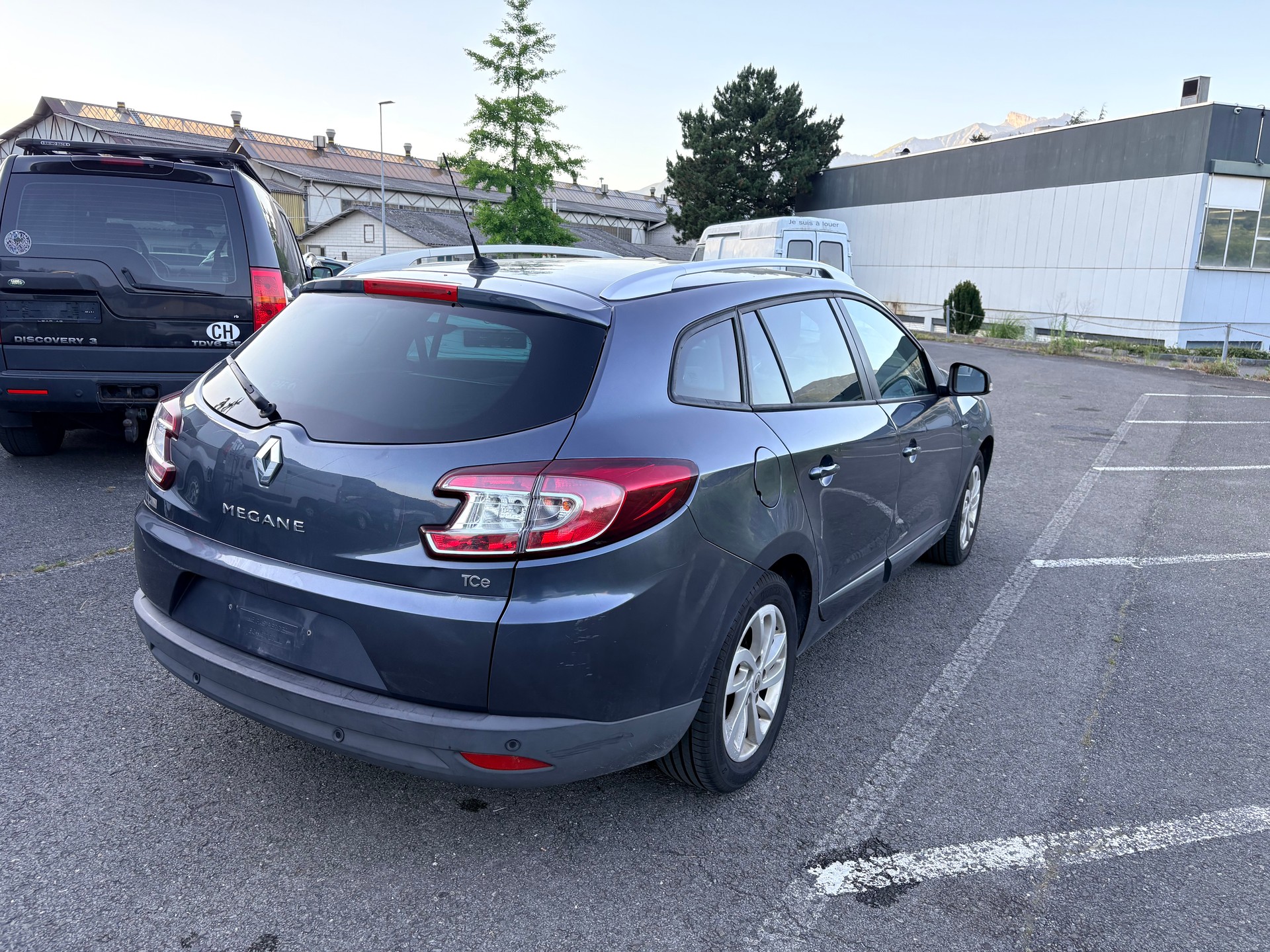 RENAULT Mégane Grandtour 1.2 16V Turbo Limited EDC-image-3