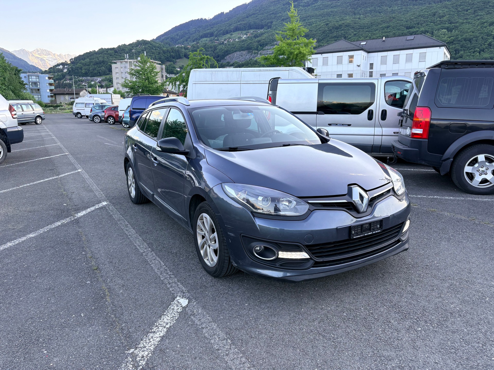 RENAULT Mégane Grandtour 1.2 16V Turbo Limited EDC-image-1