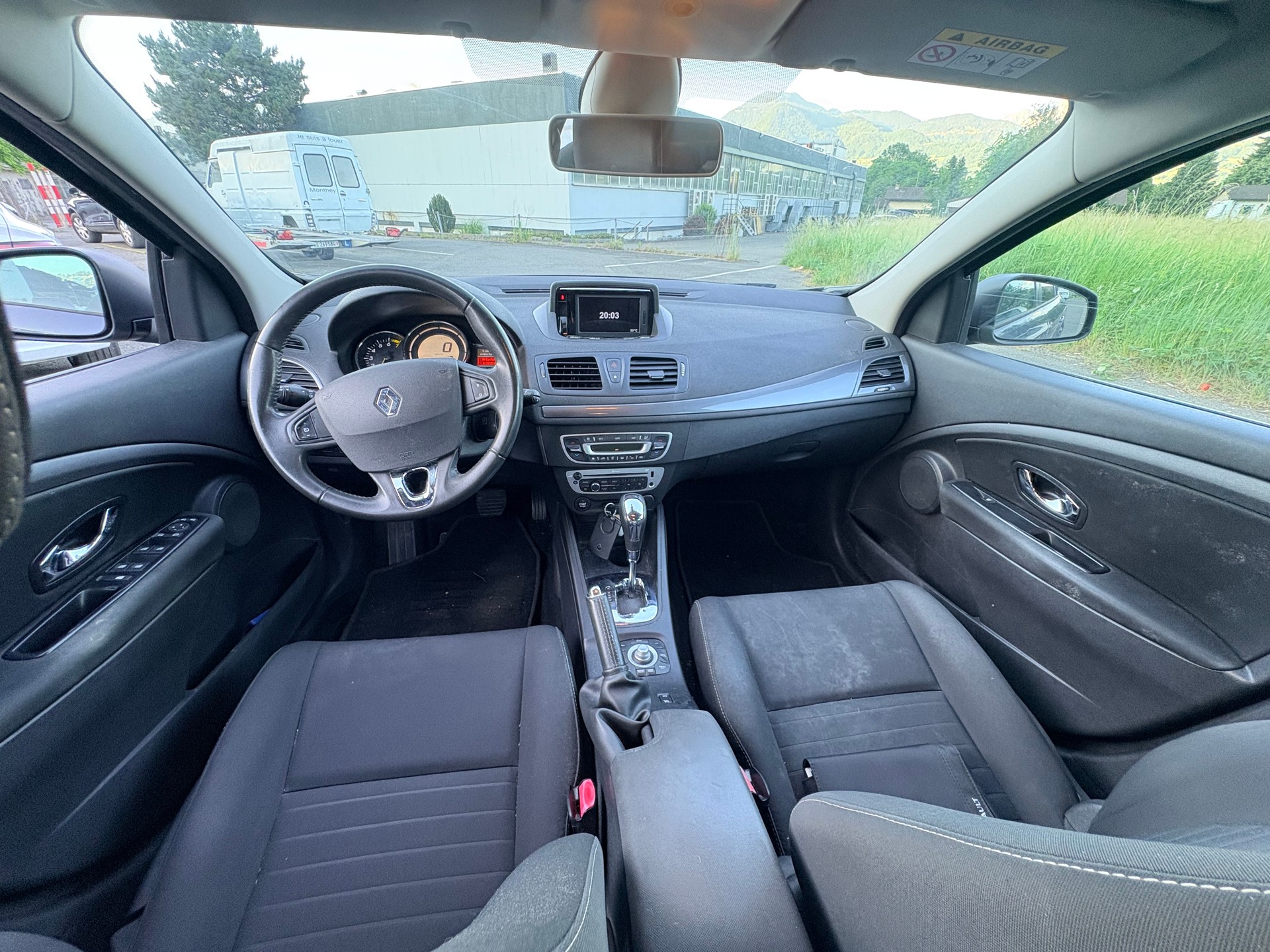 RENAULT Mégane Grandtour 1.2 16V Turbo Limited EDC-image-6