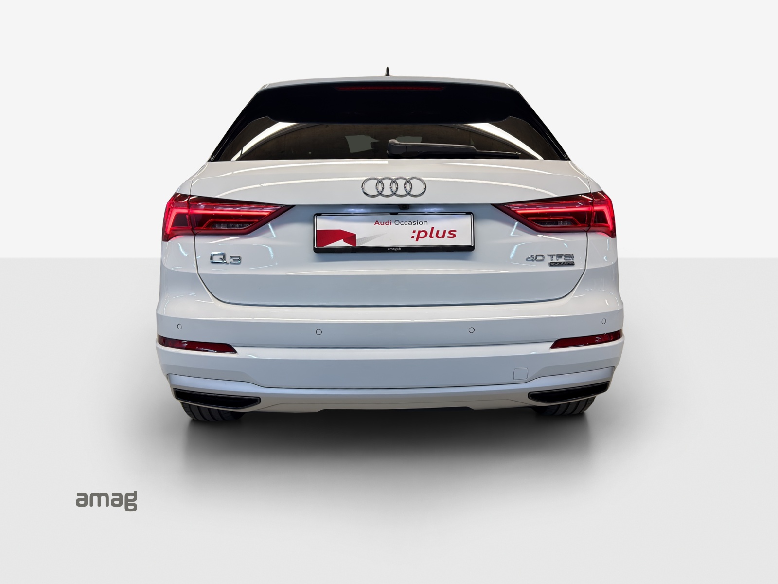 AUDI Q3 40 TFSI advanced quattro S-tronic-image-3